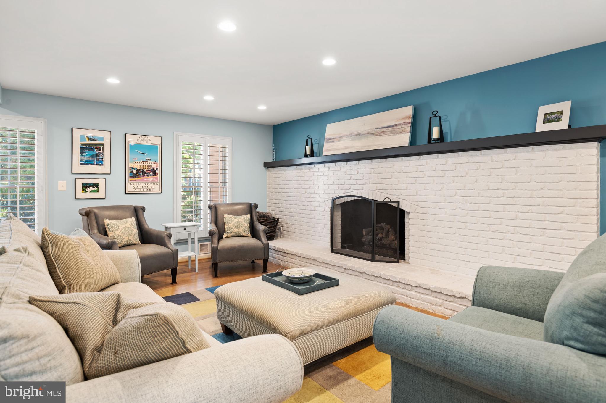 FOX HILLS - Residential