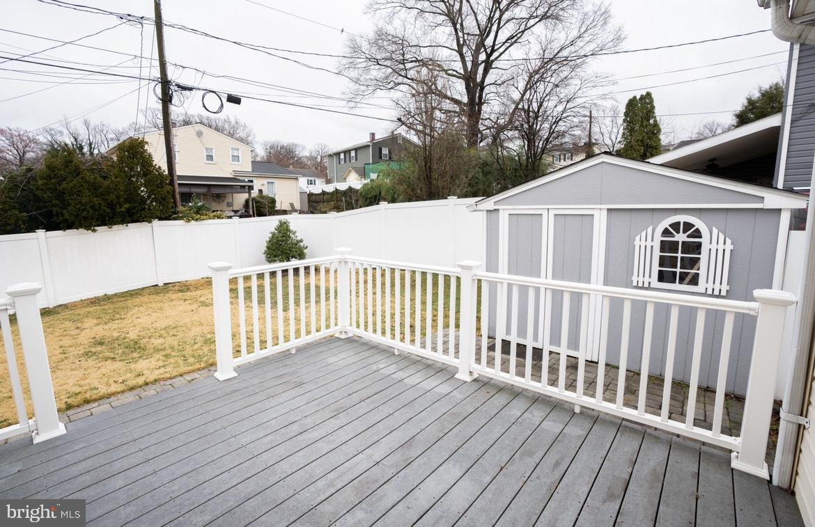 CRESTWOOD - Residential