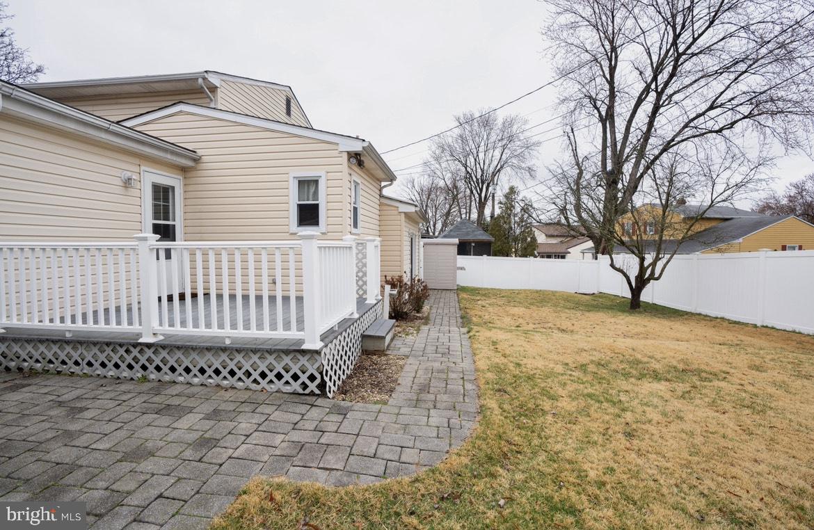 CRESTWOOD - Residential