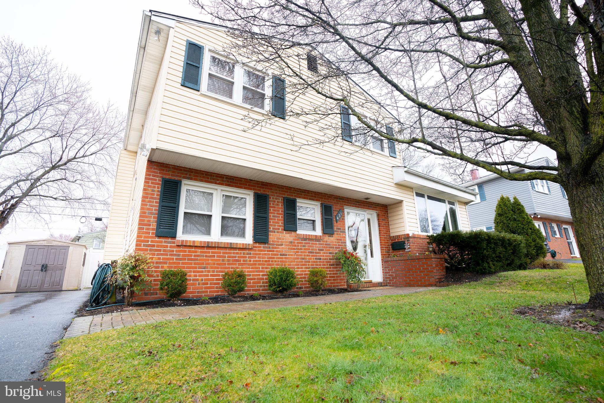 CRESTWOOD - Residential