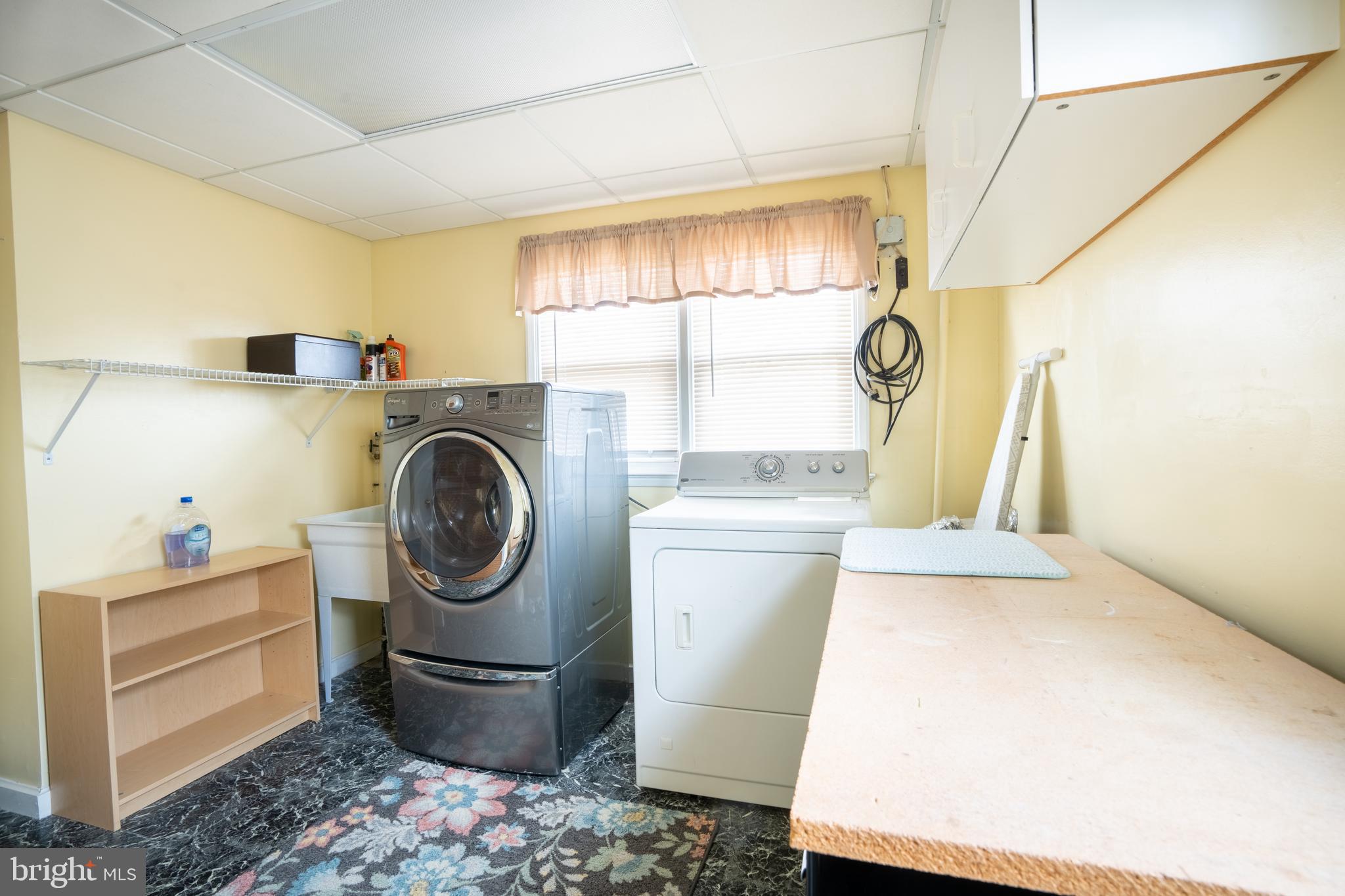 CRESTWOOD - Residential