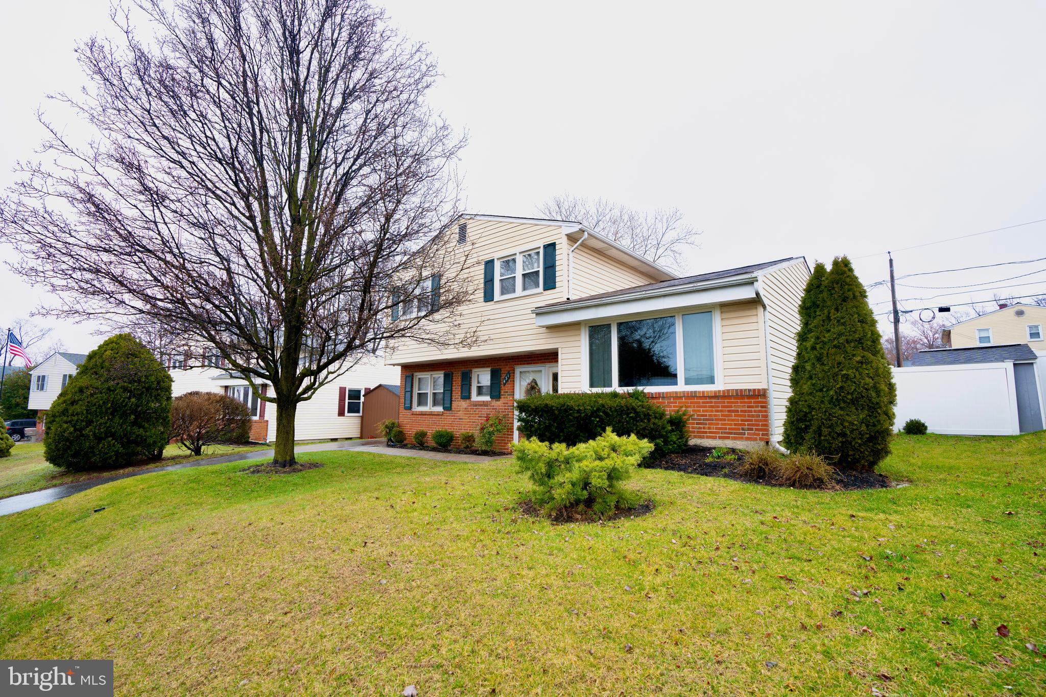 CRESTWOOD - Residential