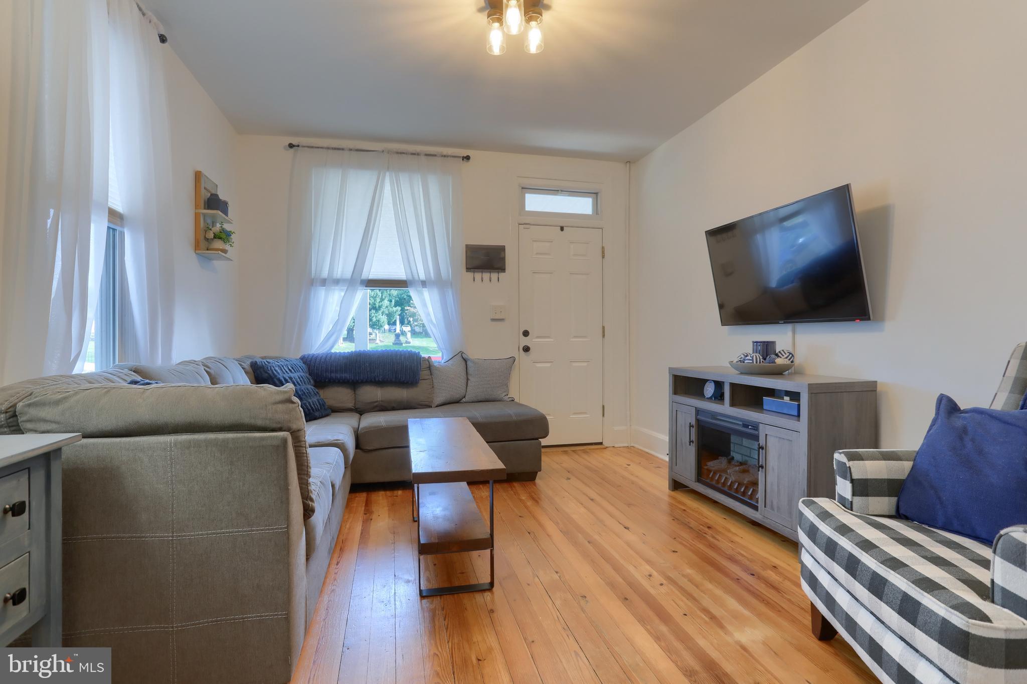 ELIZABETHTOWN BOROUGH - Residential