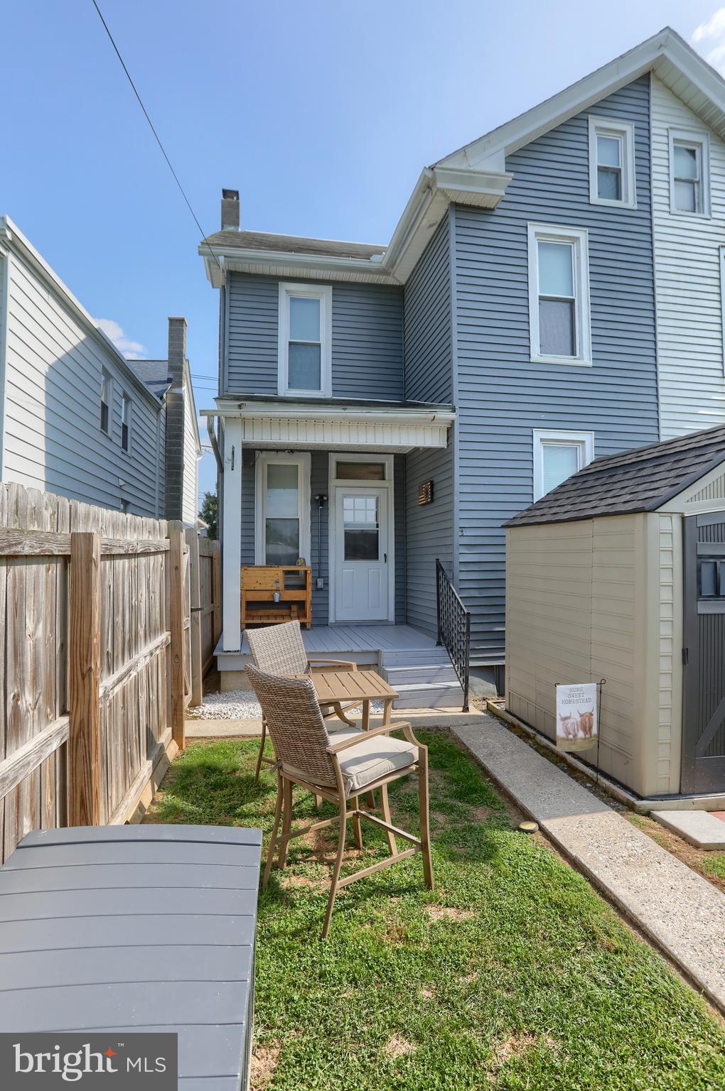 ELIZABETHTOWN BOROUGH - Residential