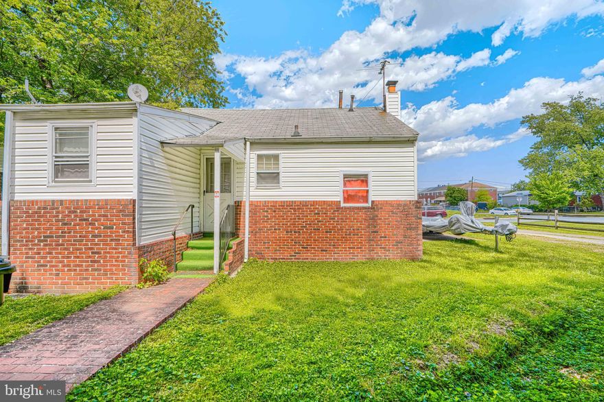 Great opportunity in Middle River! This home offers a functional layout with comfortable living spaces, spacious bedrooms, and plenty of potential to make it your own. The kitchen provides everyday convenience, while the outdoor space is perfect for relaxing, entertaining, or enjoying time outside. Conveniently located near shopping, dining, parks, schools, and major commuter routes. A great option for buyers looking for comfort, value, and opportunity!