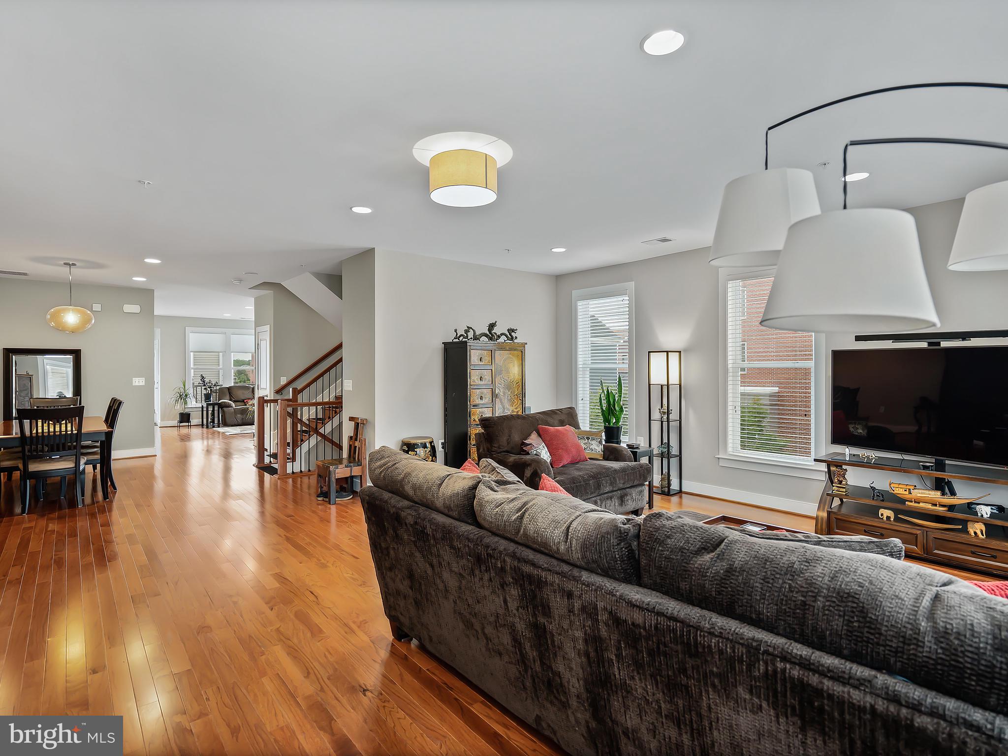 POTOMAC YARD CONDOMINIUM - Residential Lease