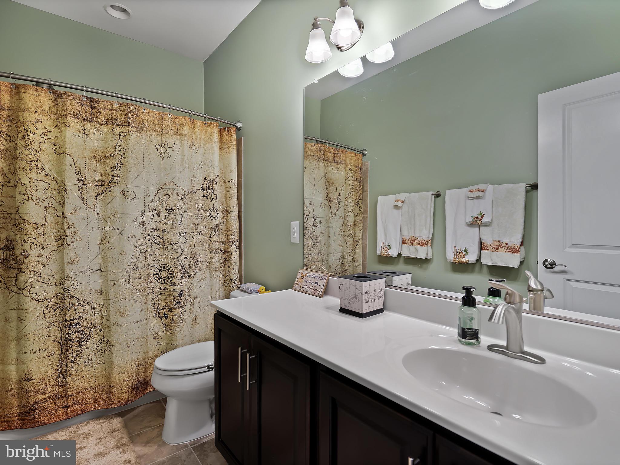 POTOMAC YARD CONDOMINIUM - Residential Lease