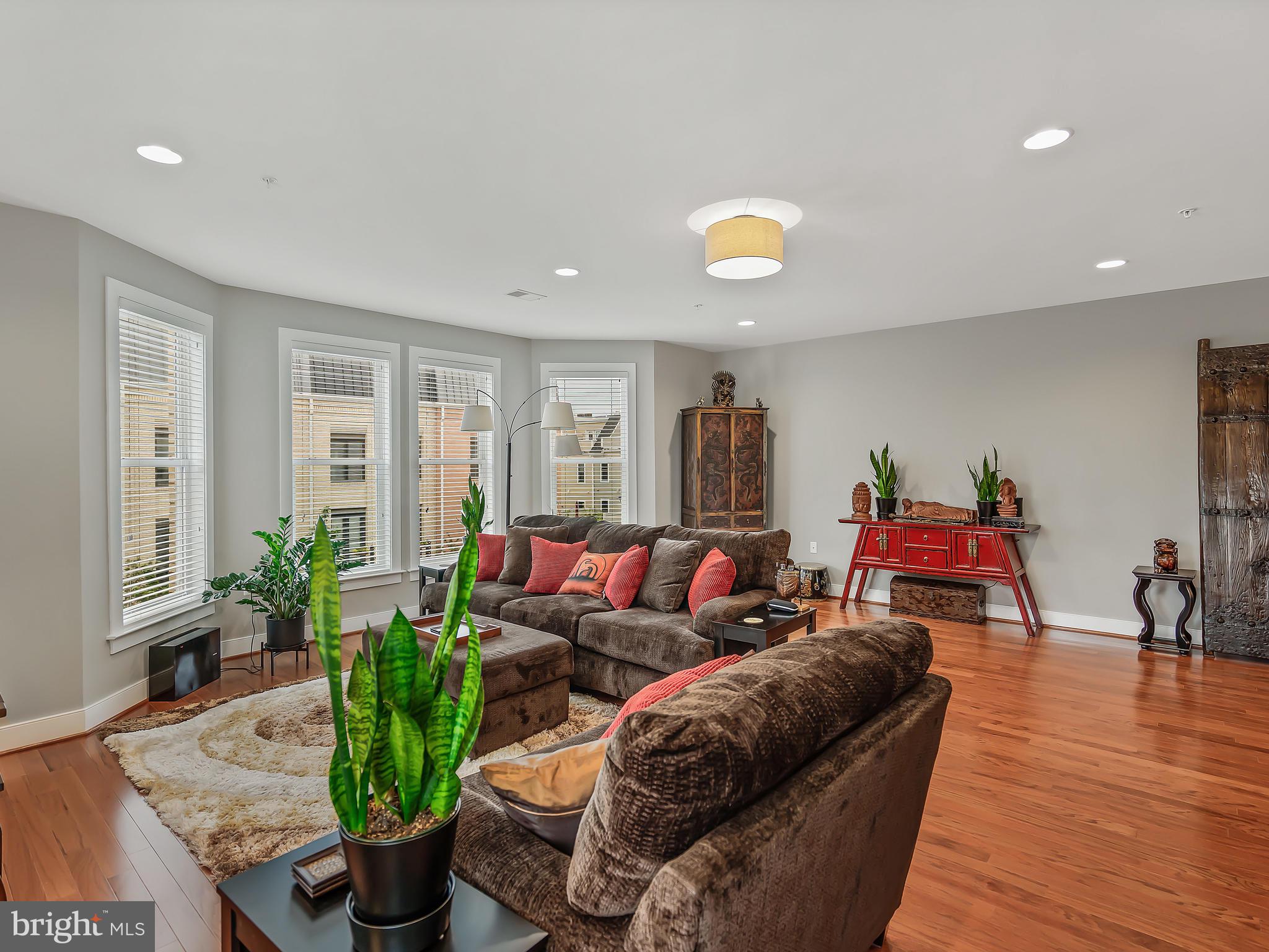 POTOMAC YARD CONDOMINIUM - Residential Lease