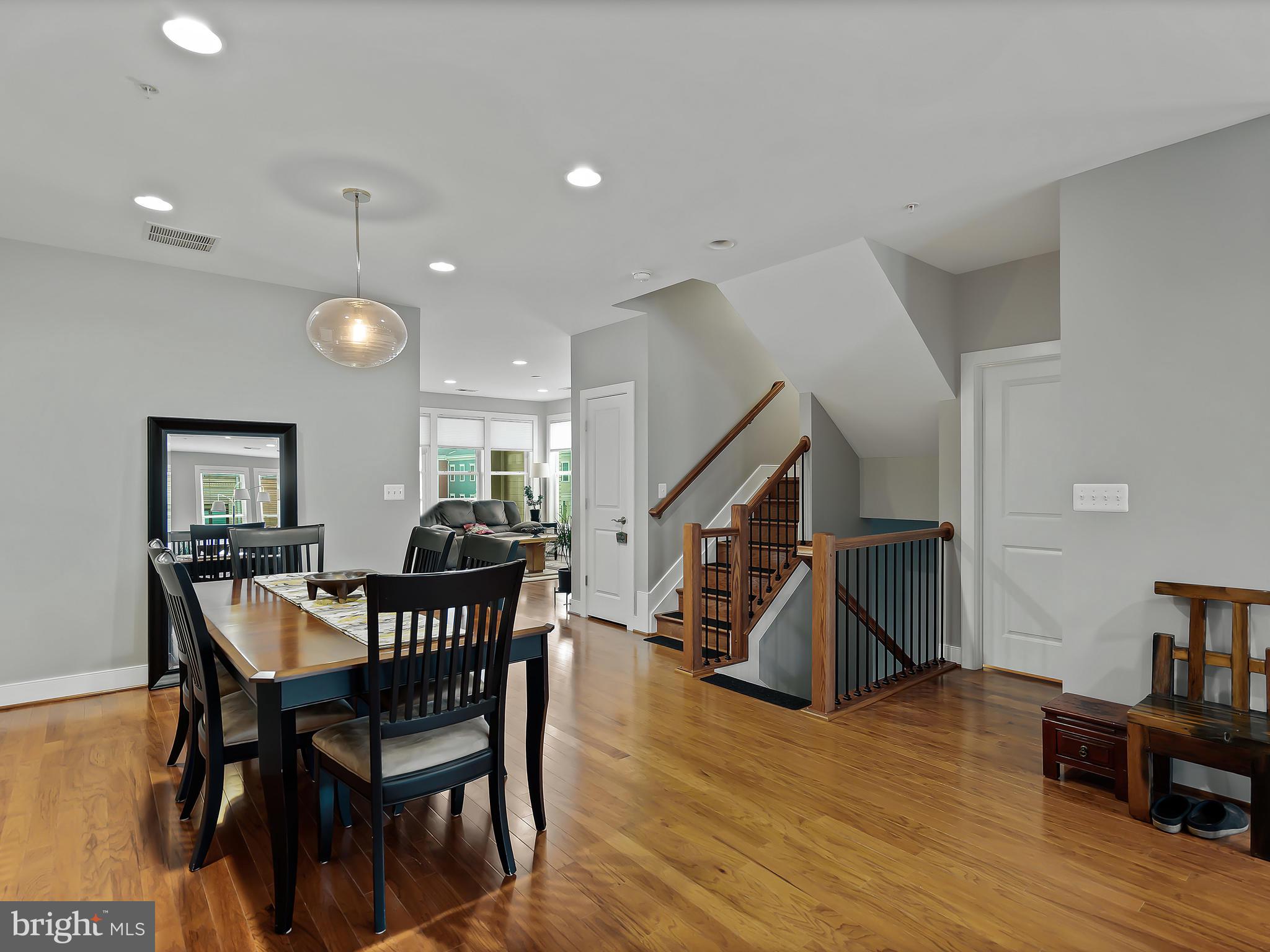 POTOMAC YARD CONDOMINIUM - Residential Lease