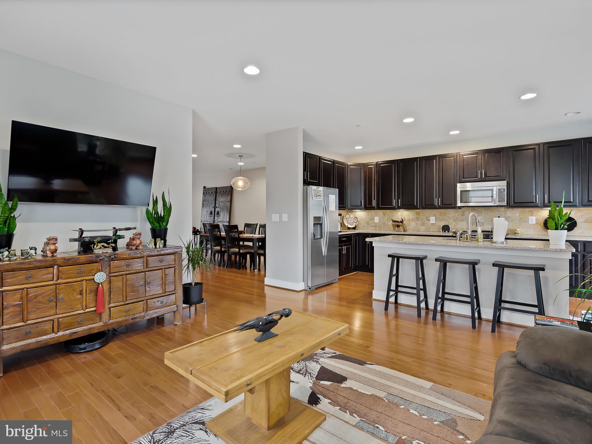 POTOMAC YARD CONDOMINIUM - Residential Lease