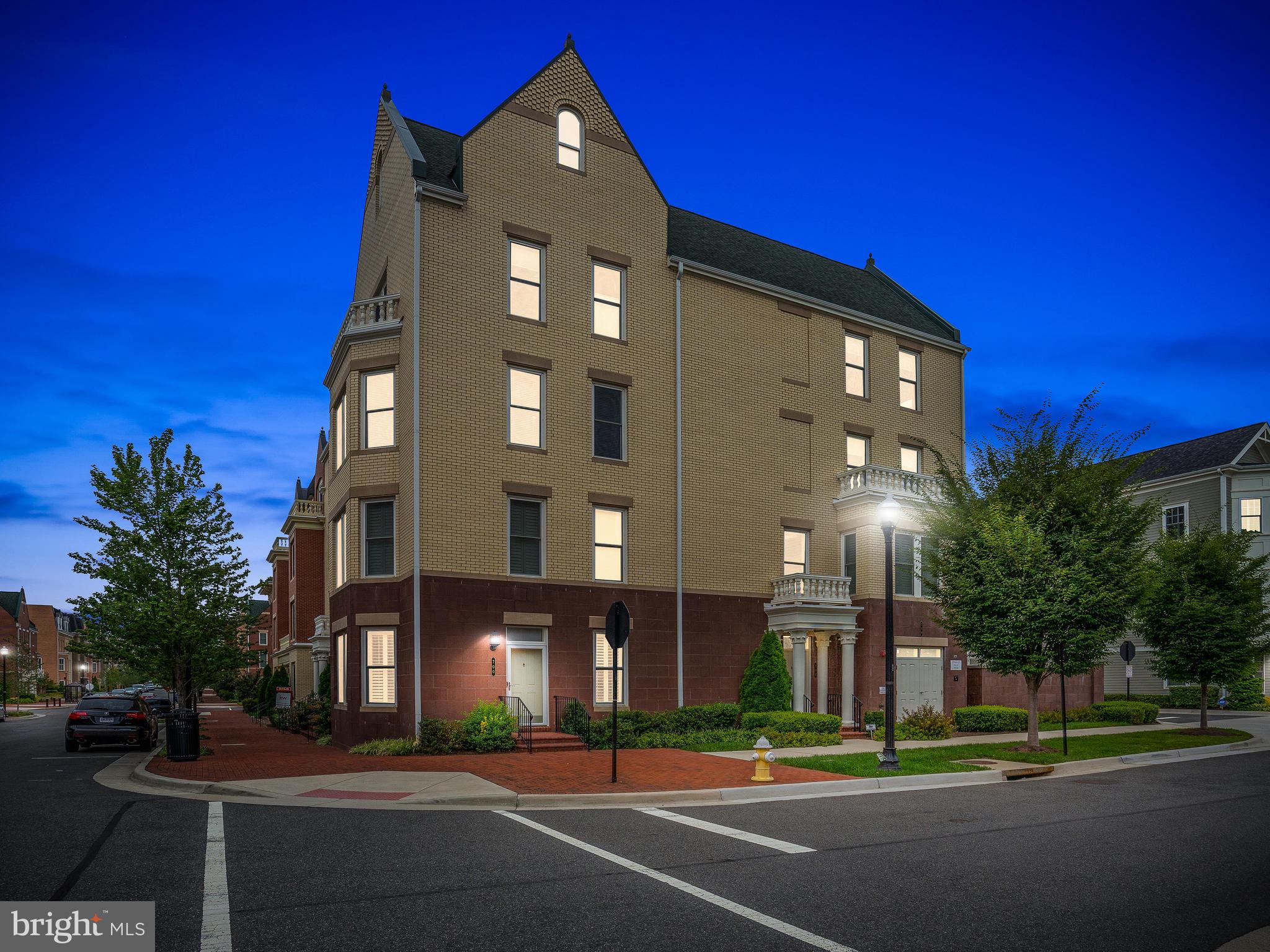 POTOMAC YARD CONDOMINIUM - Residential Lease
