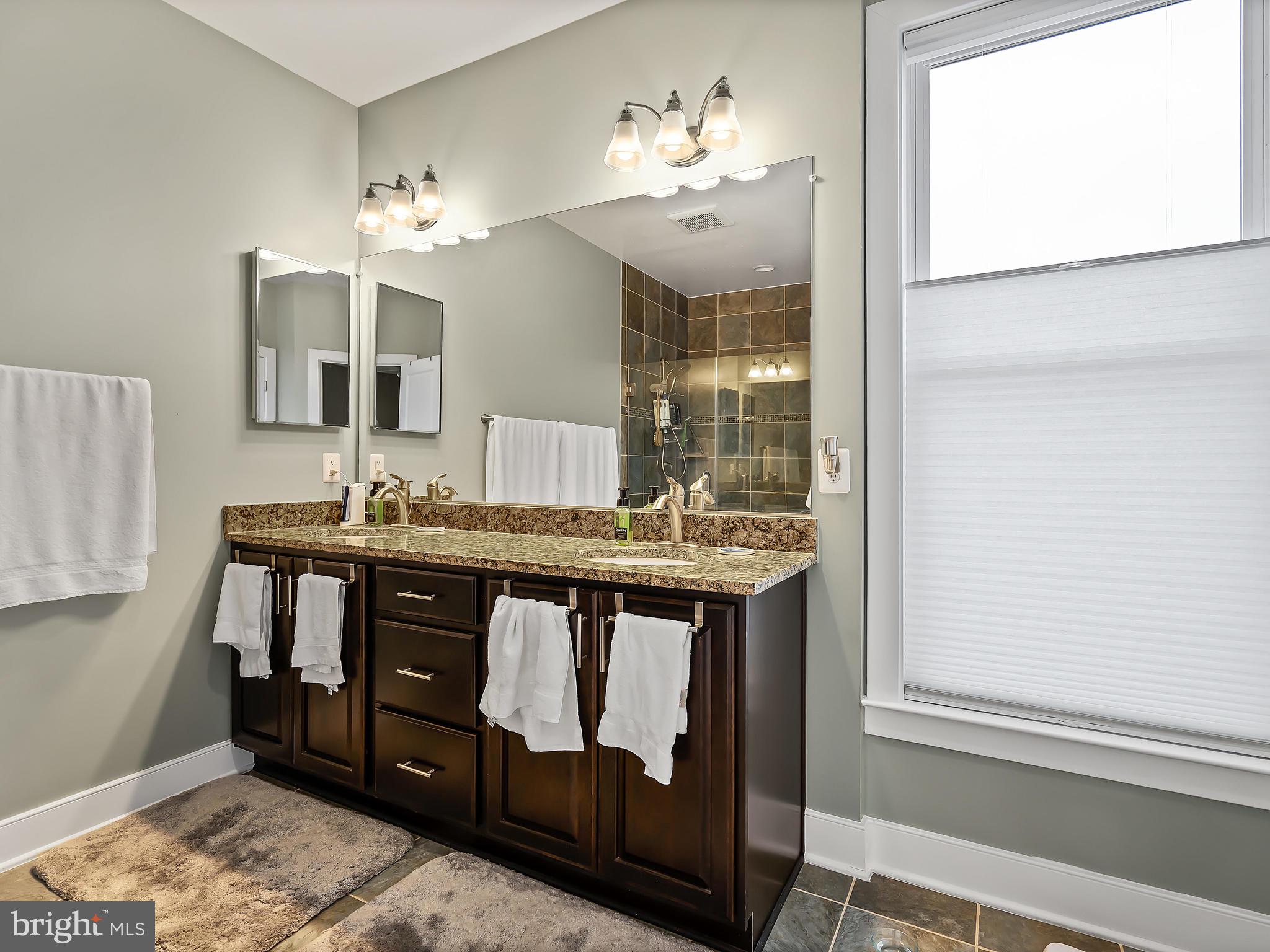 POTOMAC YARD CONDOMINIUM - Residential Lease