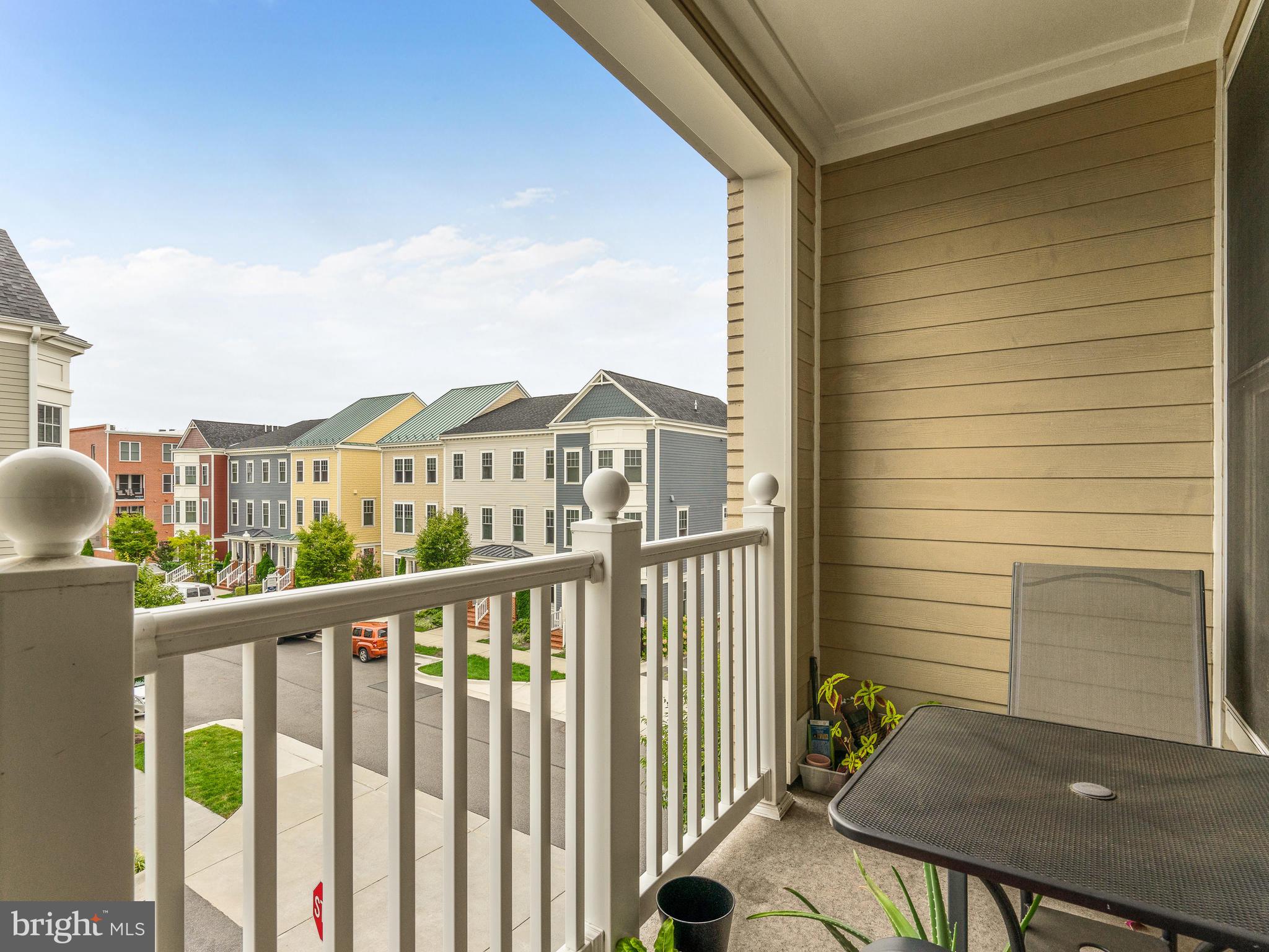 POTOMAC YARD CONDOMINIUM - Residential Lease