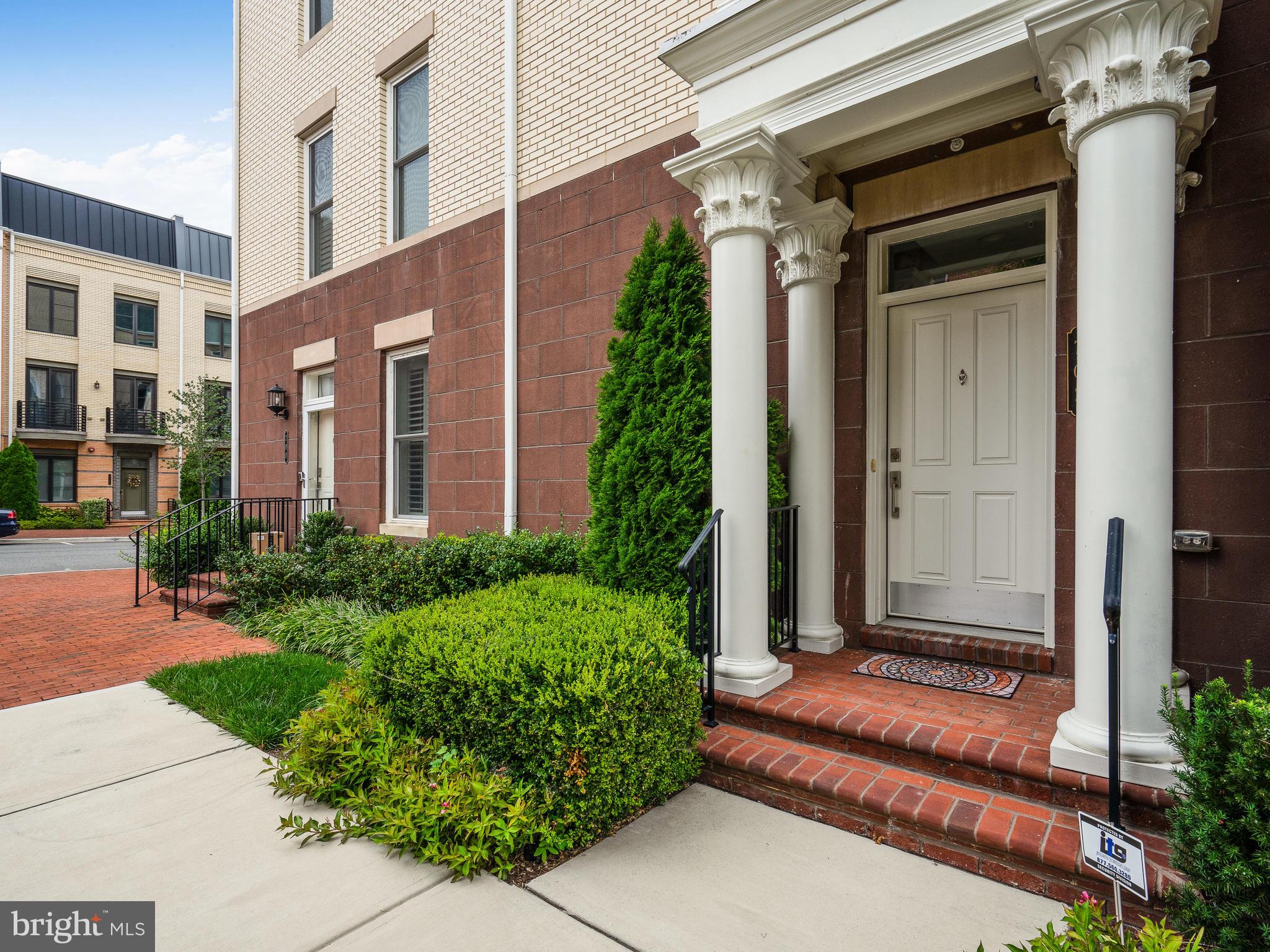 POTOMAC YARD CONDOMINIUM - Residential Lease