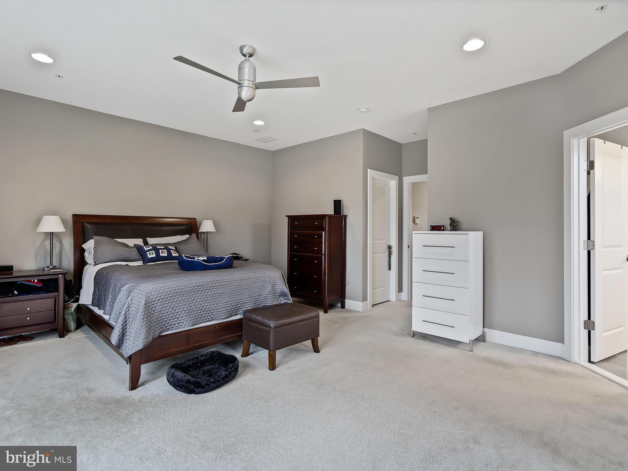 POTOMAC YARD CONDOMINIUM - Residential Lease