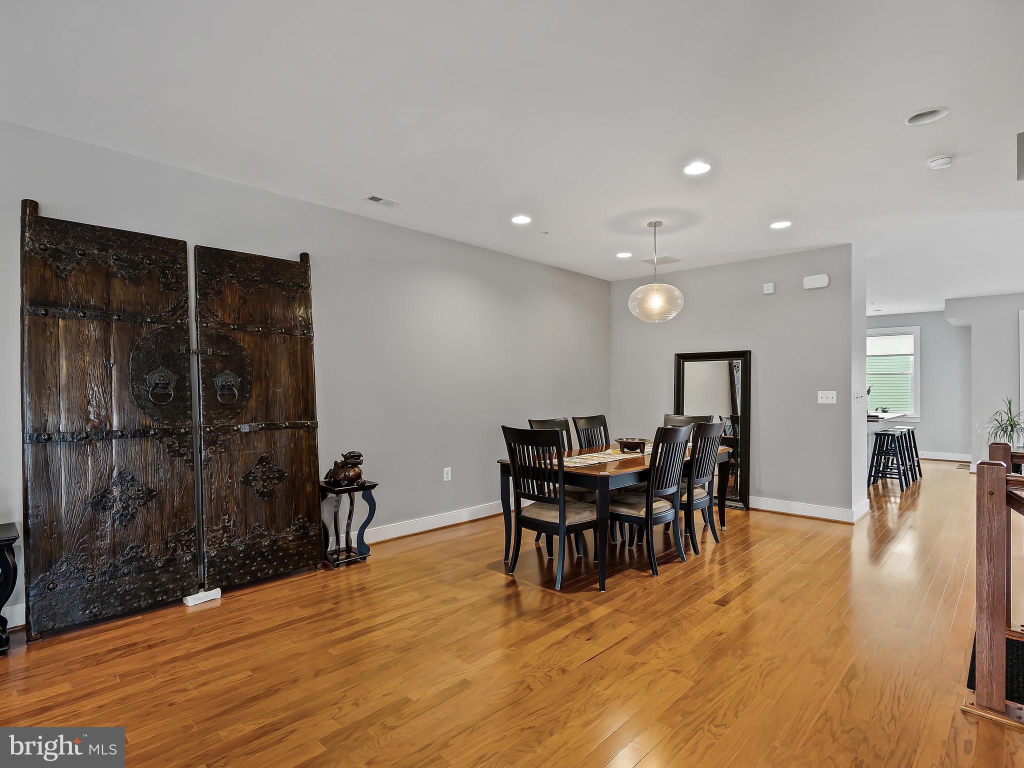 POTOMAC YARD CONDOMINIUM - Residential Lease