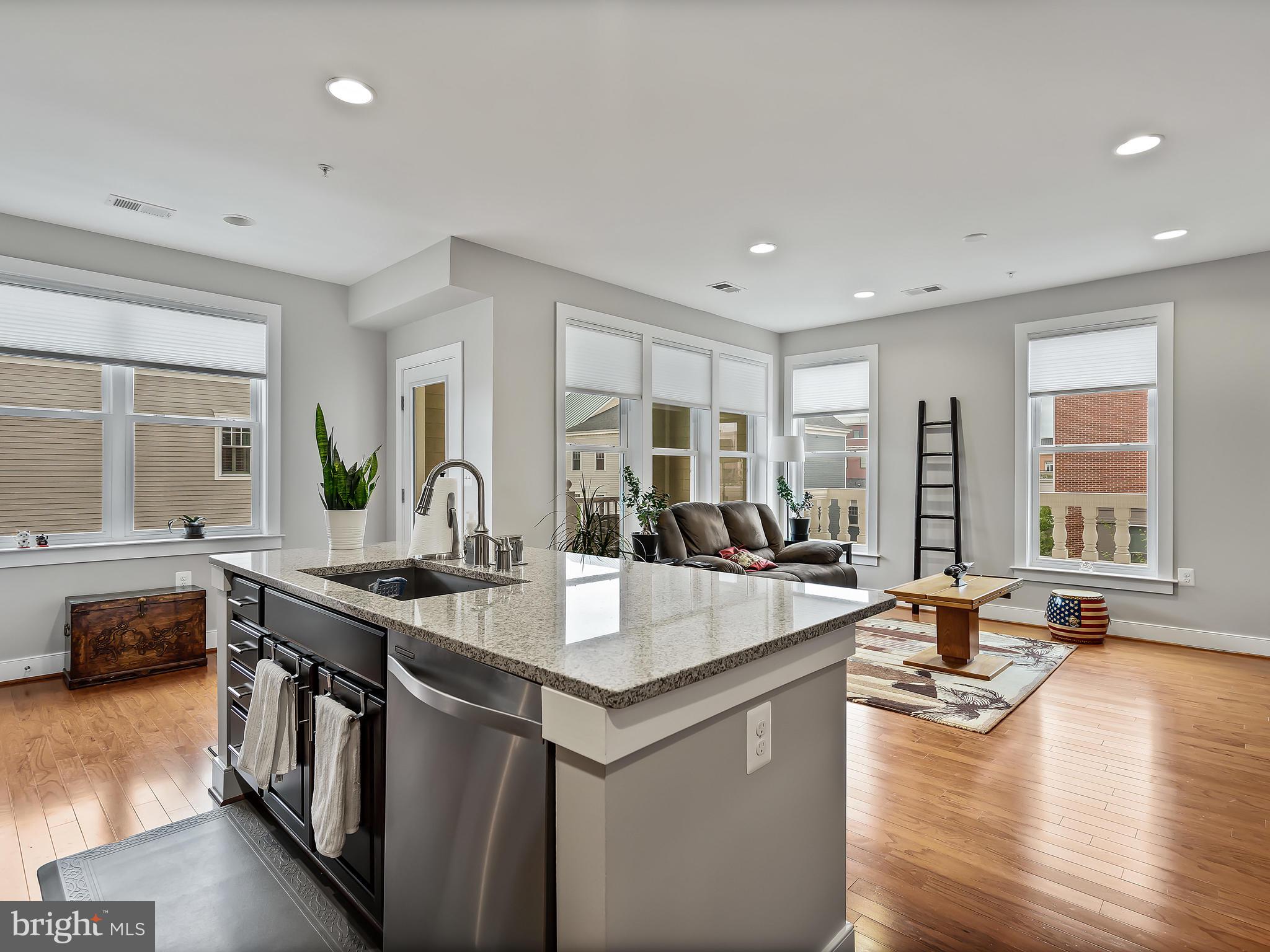 POTOMAC YARD CONDOMINIUM - Residential Lease