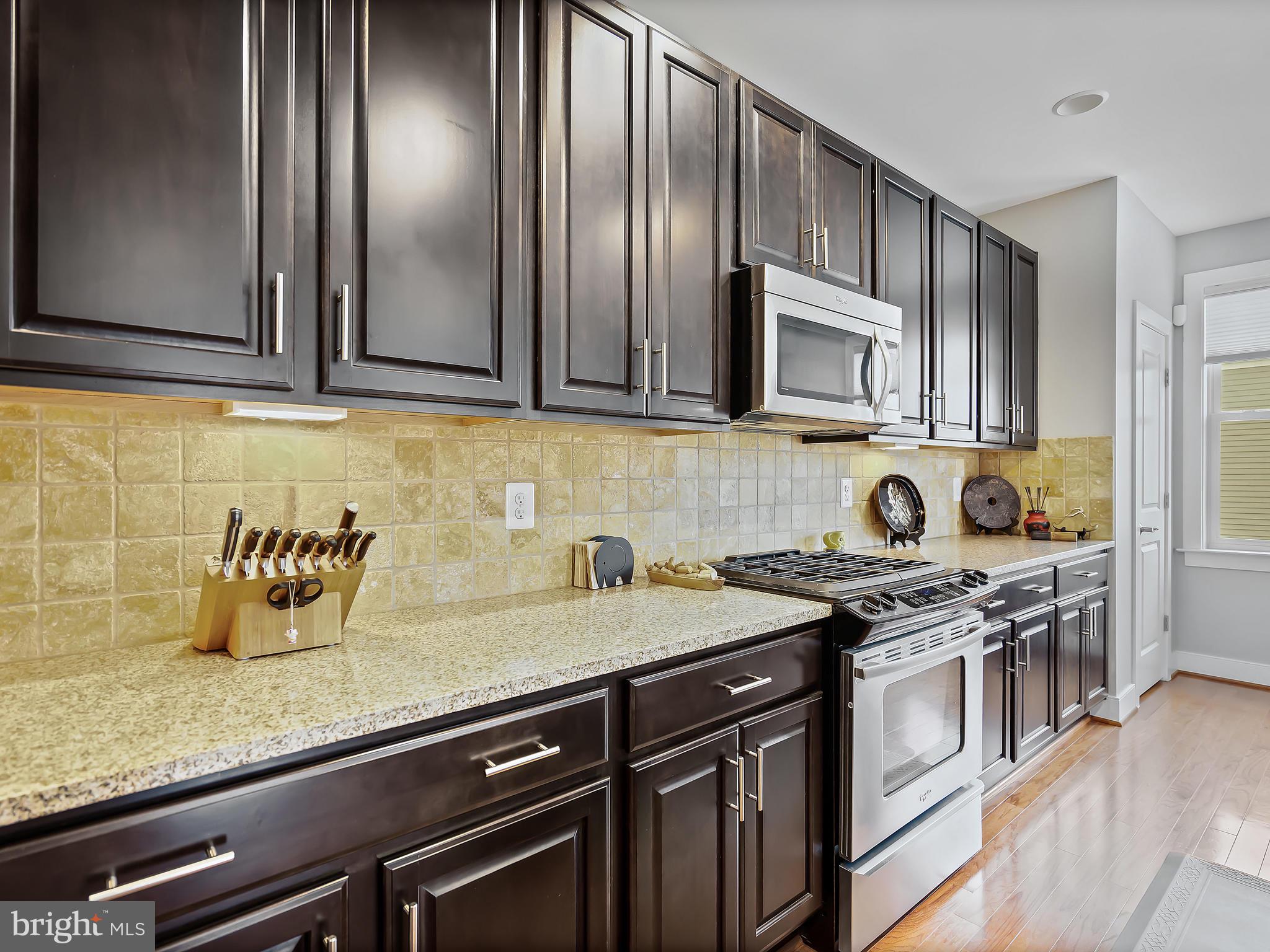 POTOMAC YARD CONDOMINIUM - Residential Lease