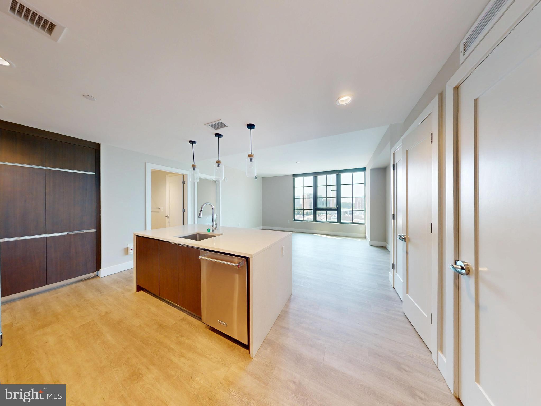 PIKE AND ROSE - Residential