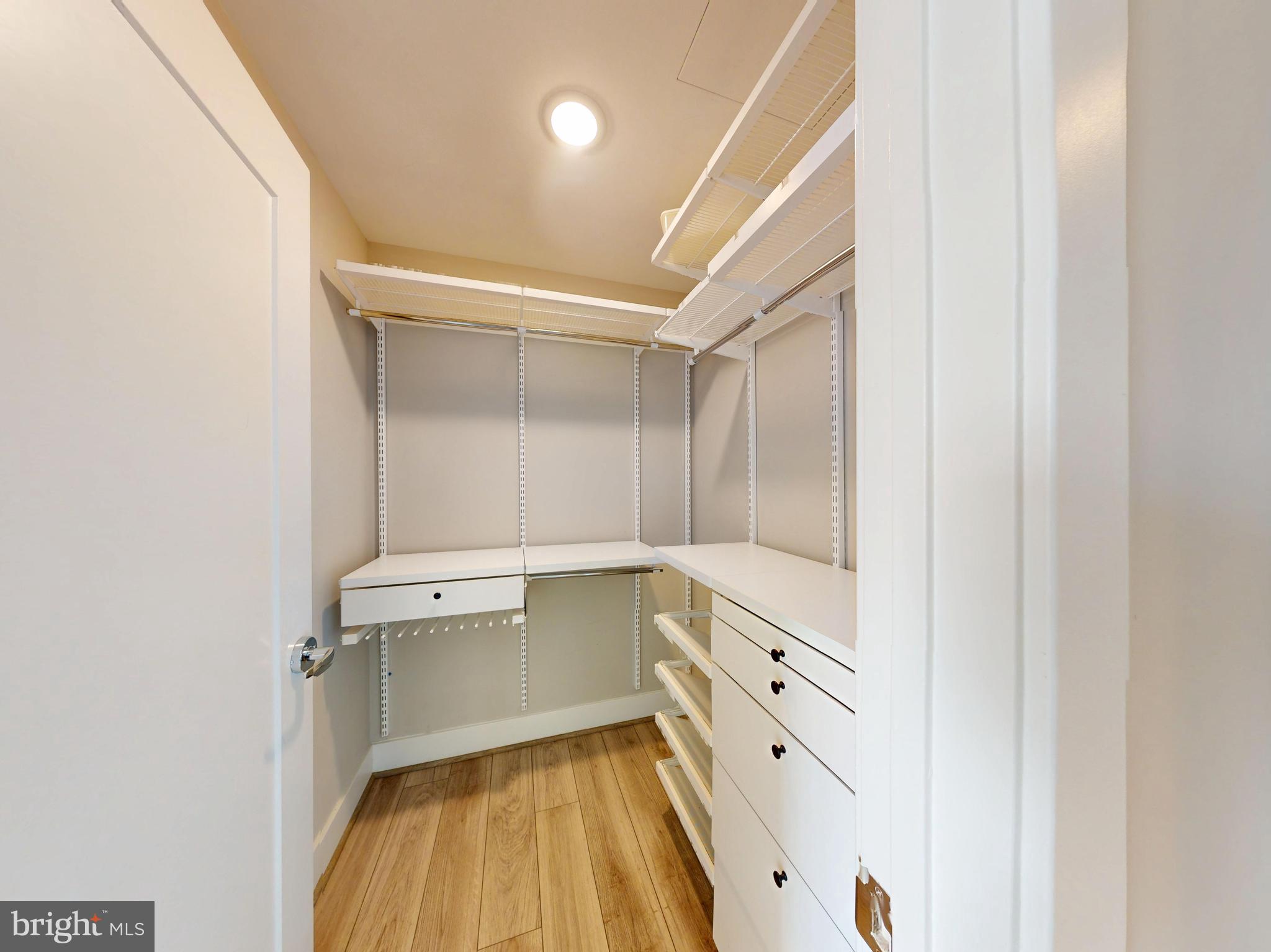 PIKE AND ROSE - Residential