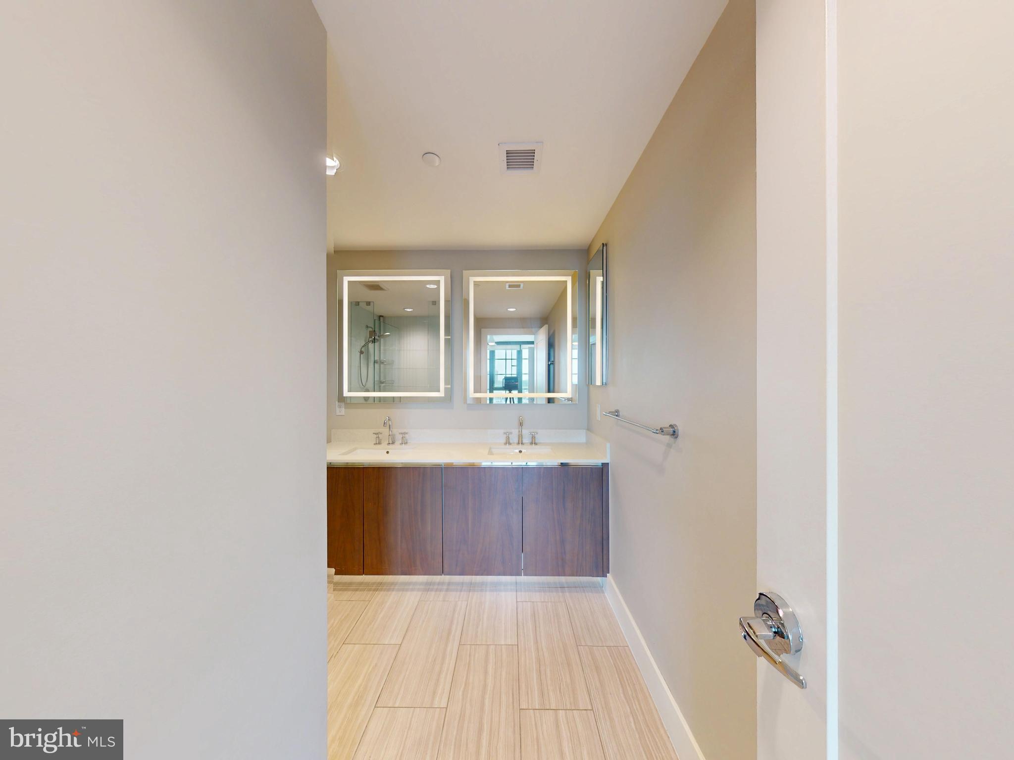 PIKE AND ROSE - Residential