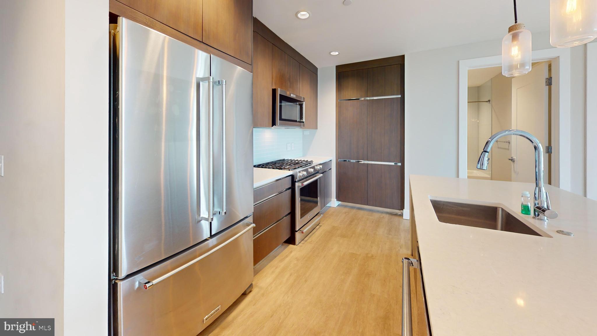 PIKE AND ROSE - Residential