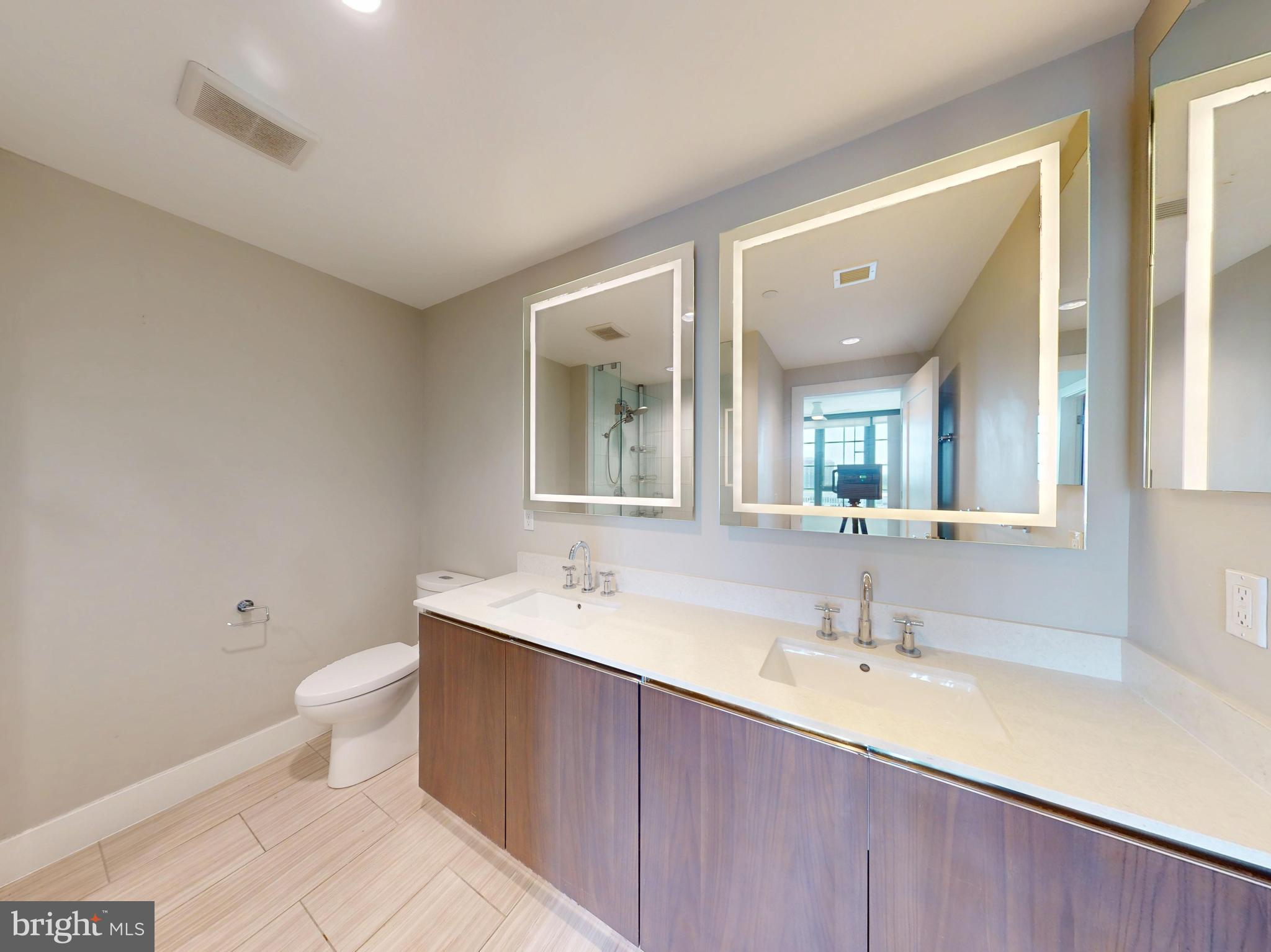 PIKE AND ROSE - Residential