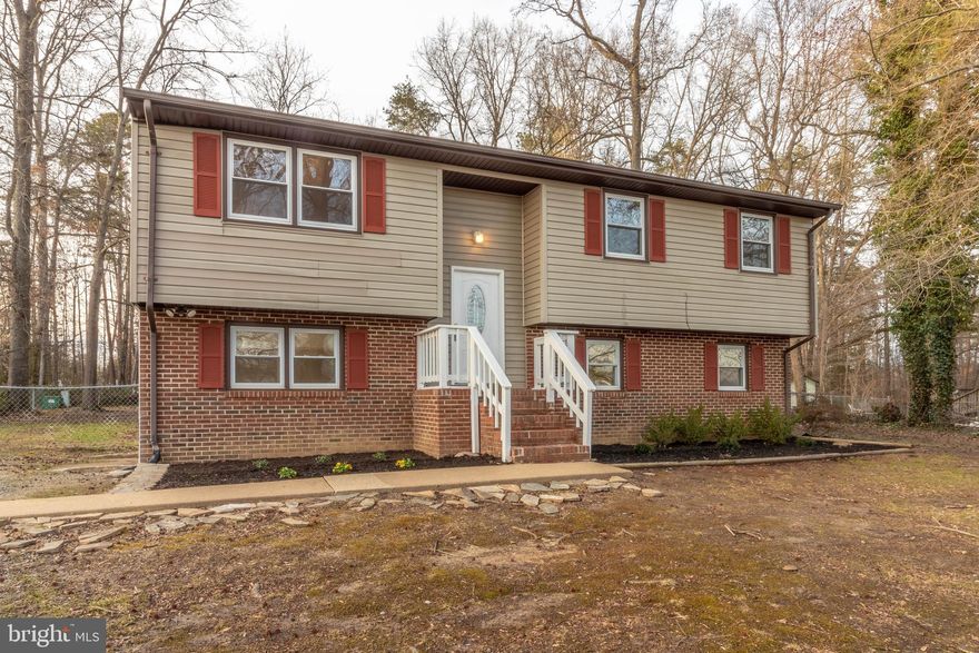 COME SEE THIS 4 BEDROOM, 3 FULL BATHROOM HOME WITH BASEMENT AND FENCED IN YARD. BRAND NEW ROOF! FRESHLY PAINTED THROUGHOUT ENTIRE HOME. NEWLY STAINED DECK OFF DINING ROOM AND OVERLOOKING BACKYARD. THIS HOME WILL NOT LAST LONG. COME SEE IT NOW!