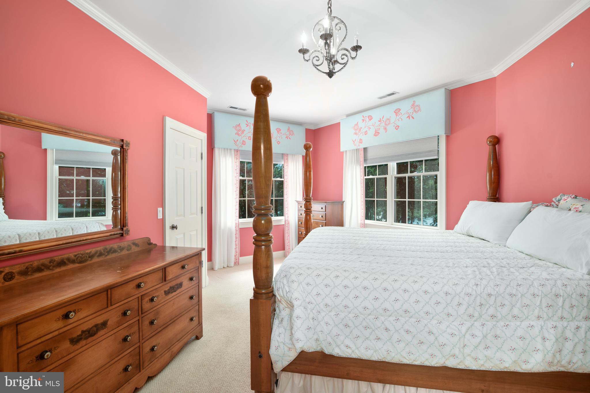 BAILEYS NECK - Residential