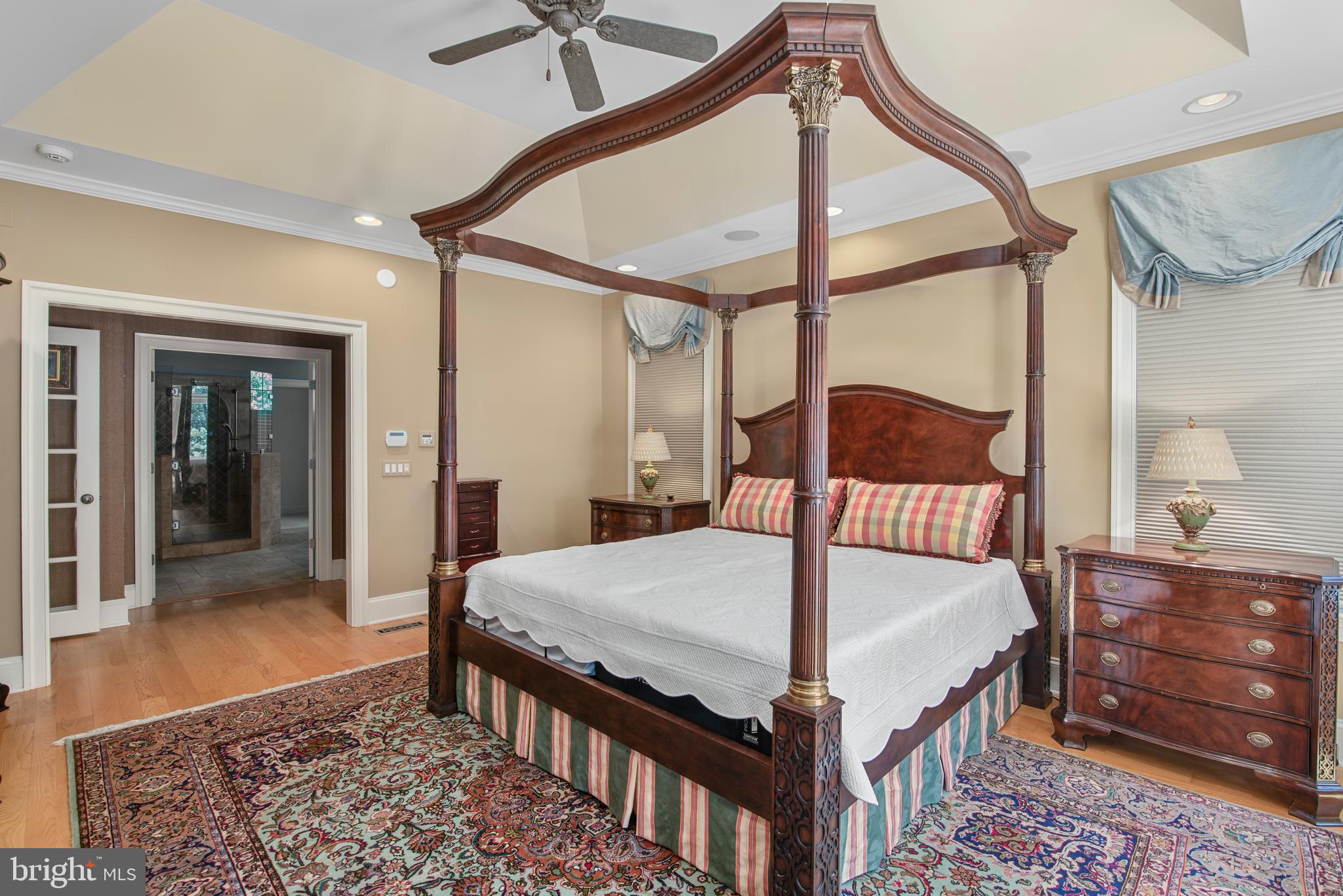 BAILEYS NECK - Residential