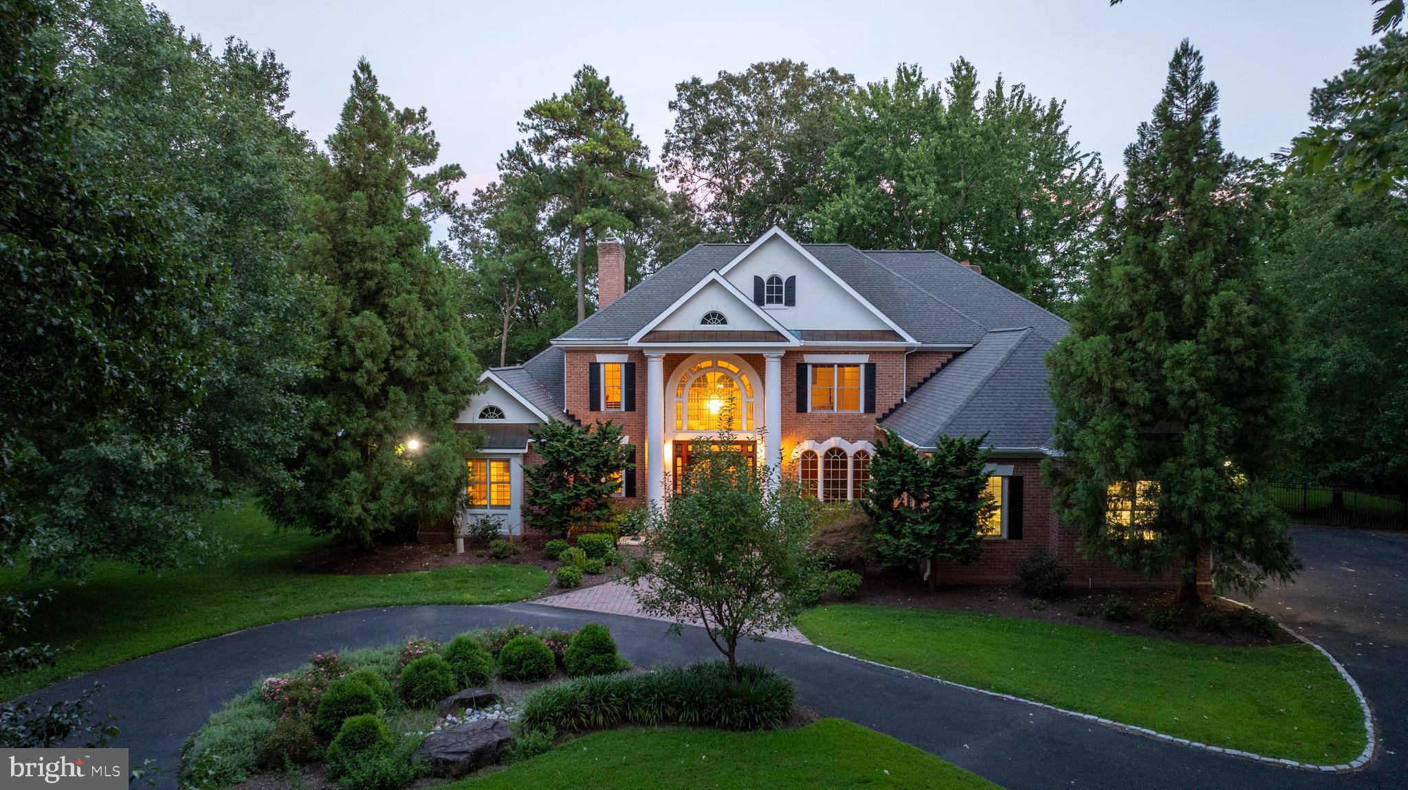 BAILEYS NECK - Residential