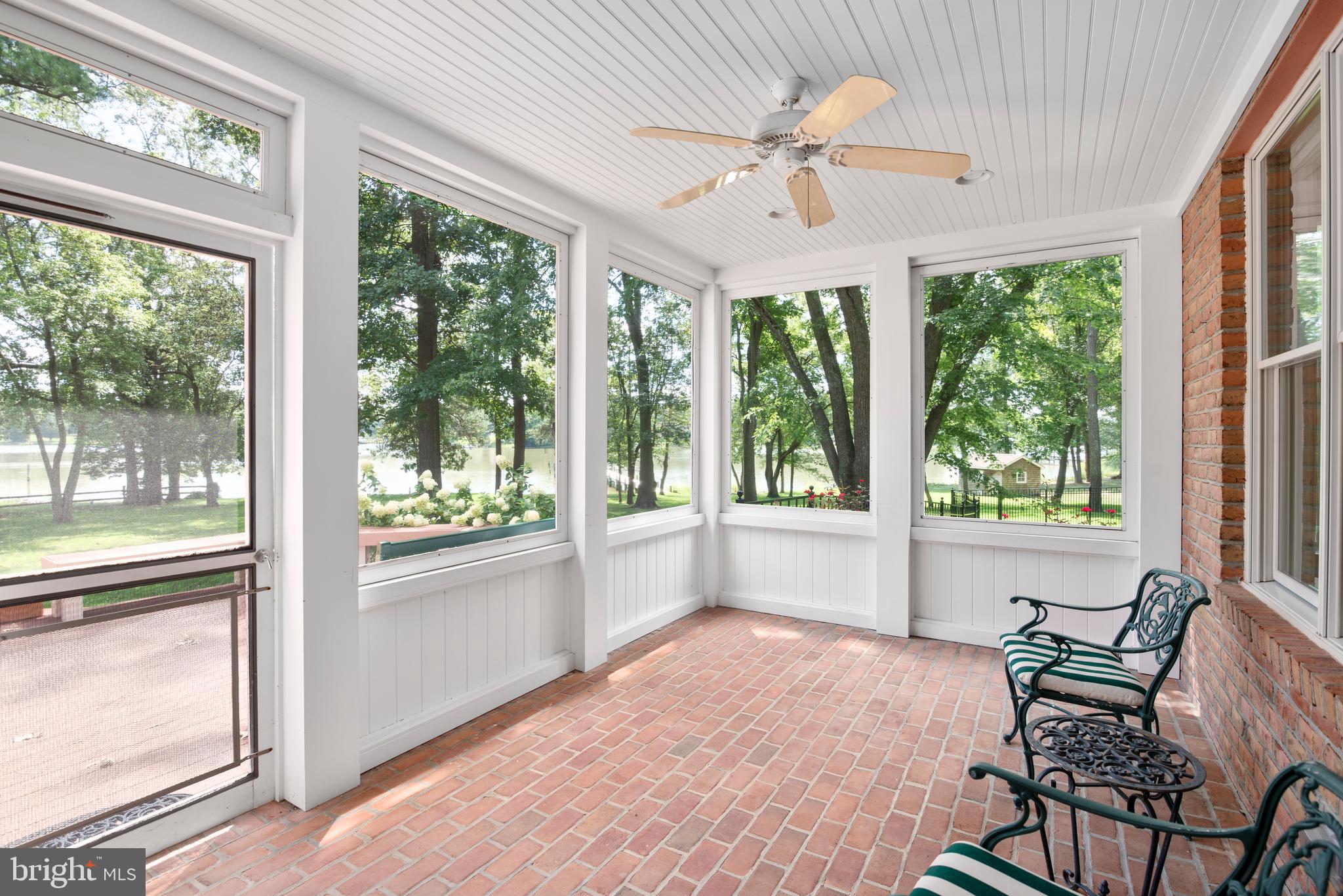 BAILEYS NECK - Residential