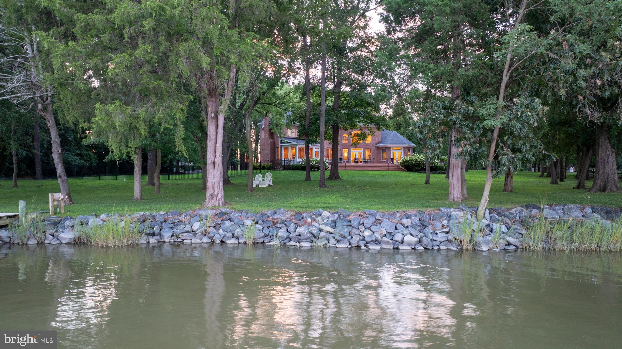 BAILEYS NECK - Residential