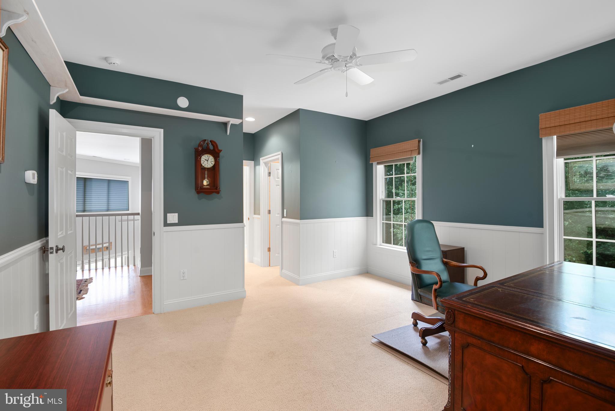 BAILEYS NECK - Residential