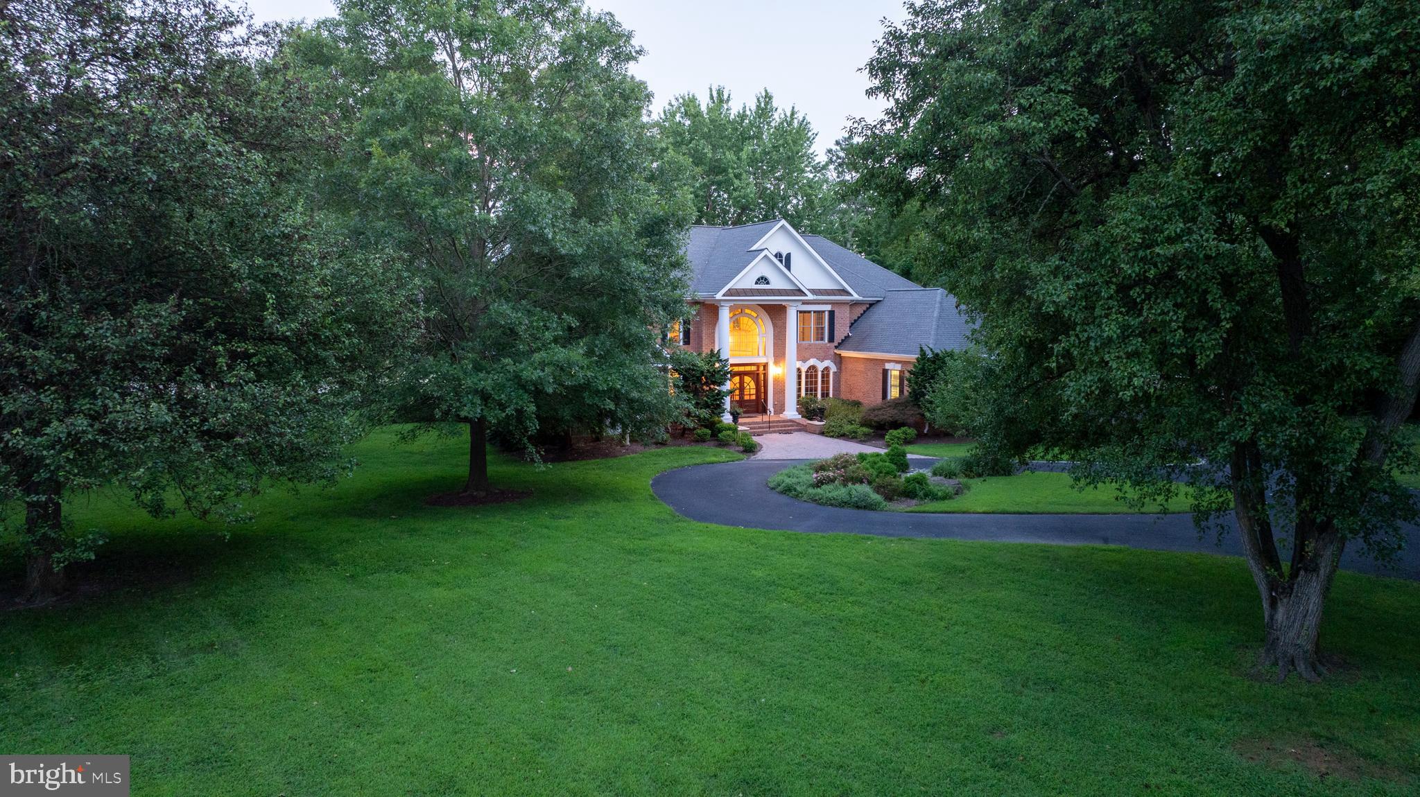 BAILEYS NECK - Residential