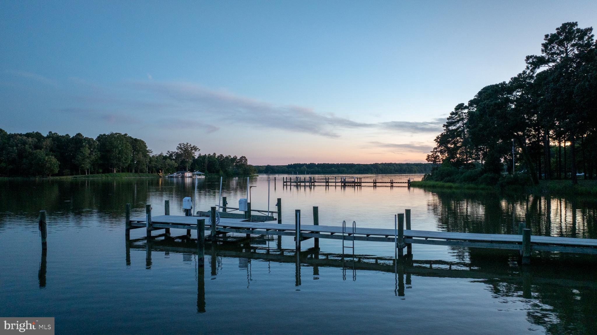 BAILEYS NECK - Residential