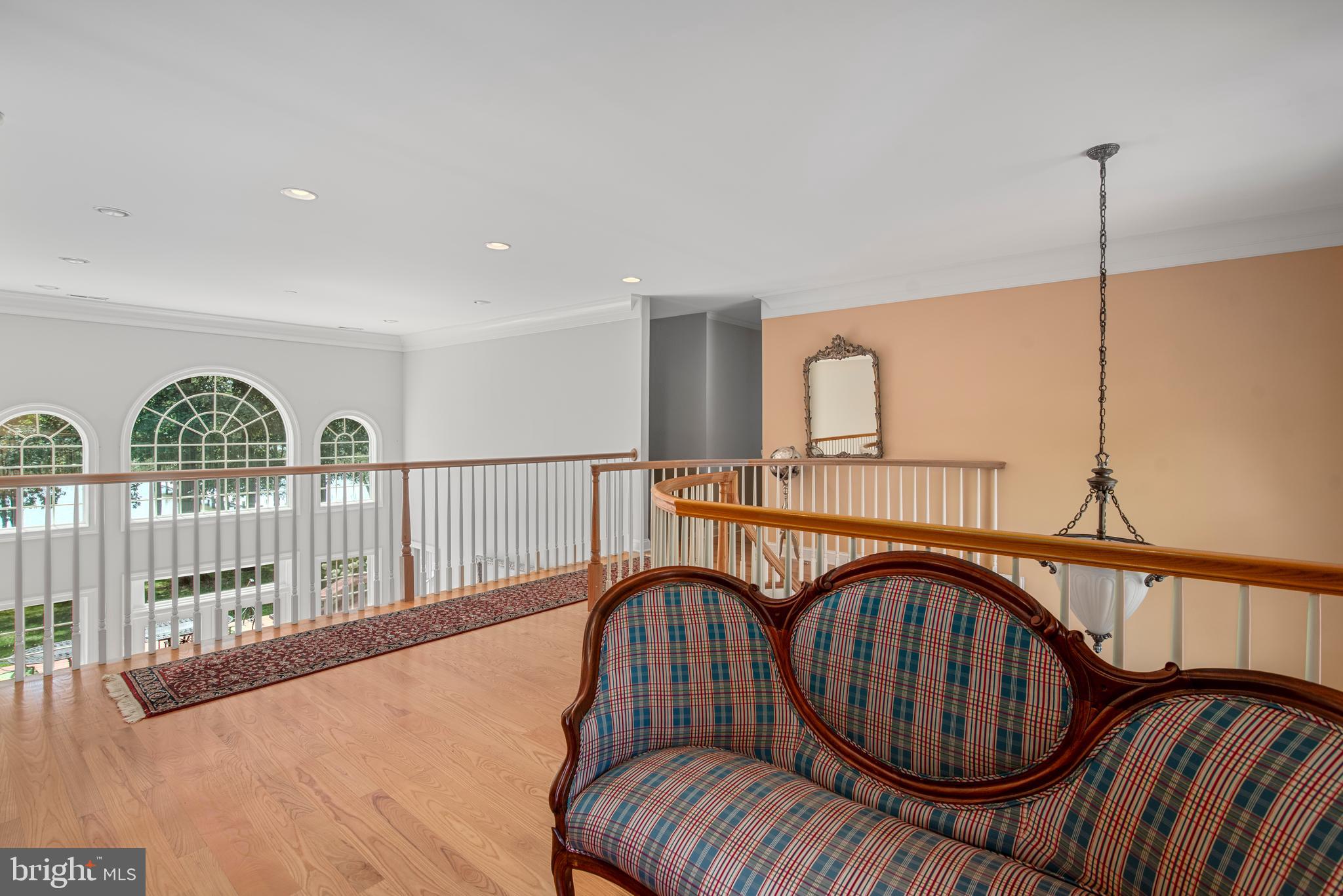 BAILEYS NECK - Residential