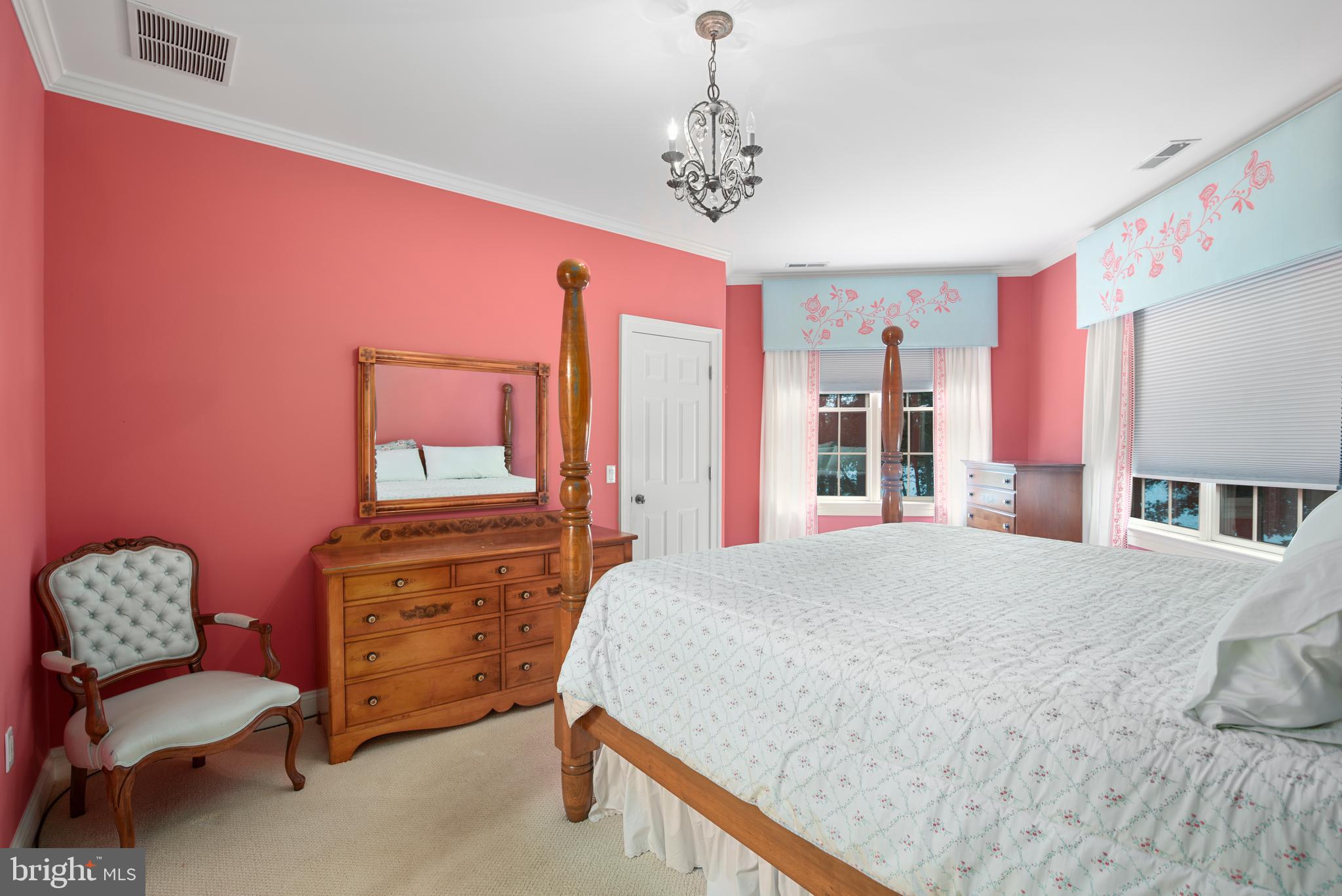 BAILEYS NECK - Residential