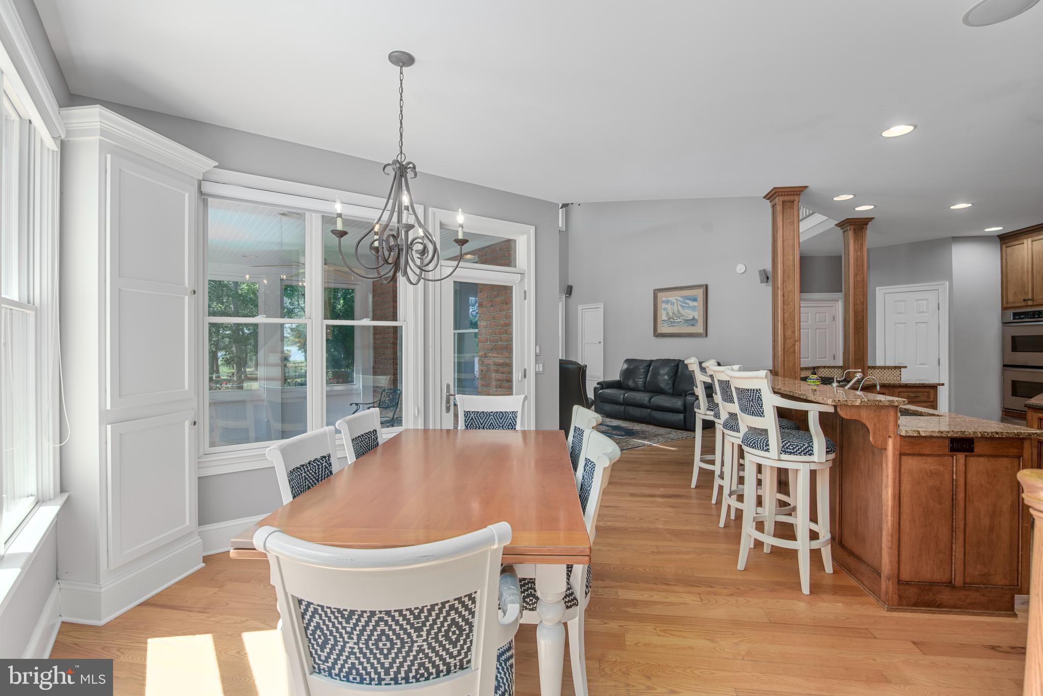 BAILEYS NECK - Residential