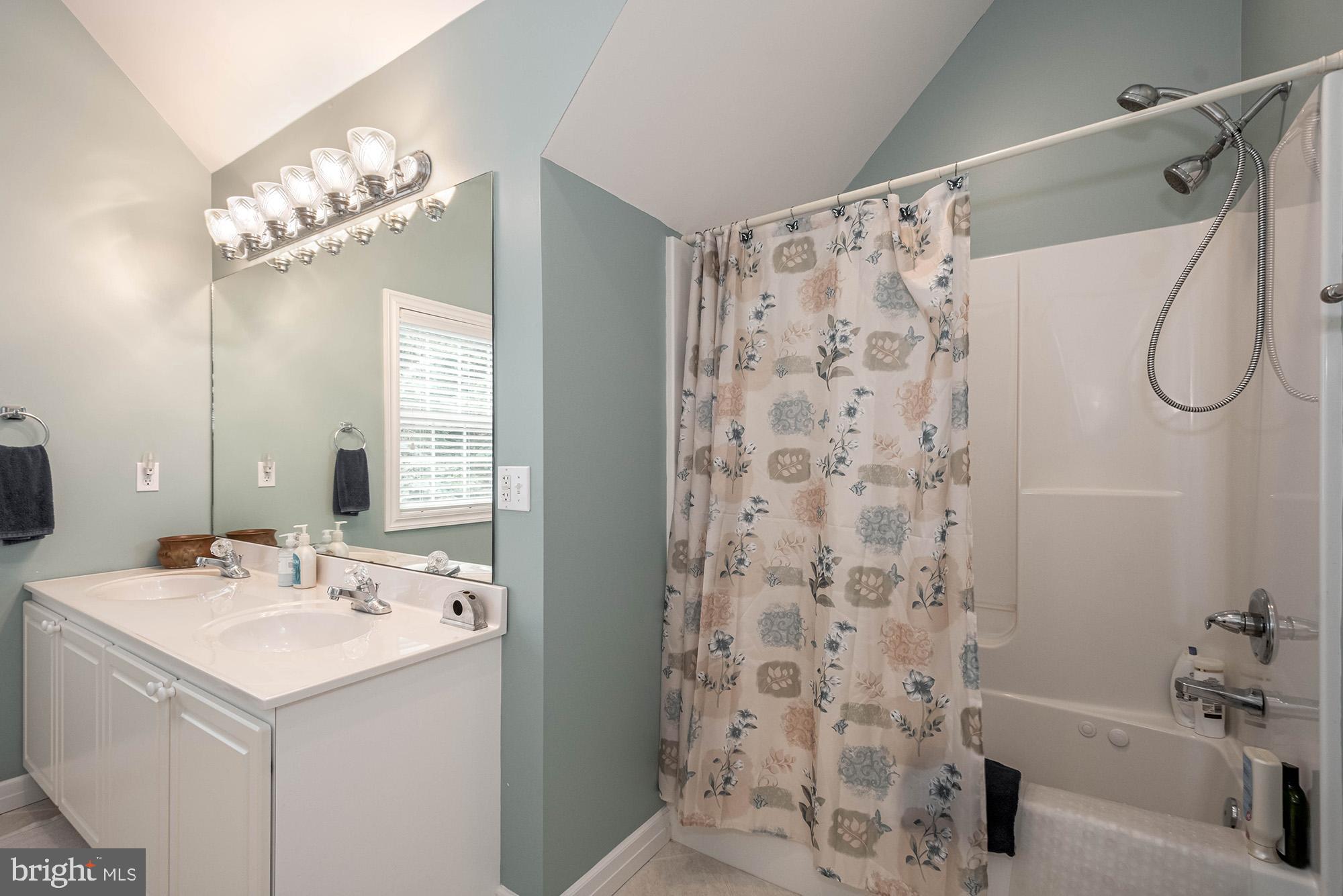 MEADOW MOUNTAIN - Residential