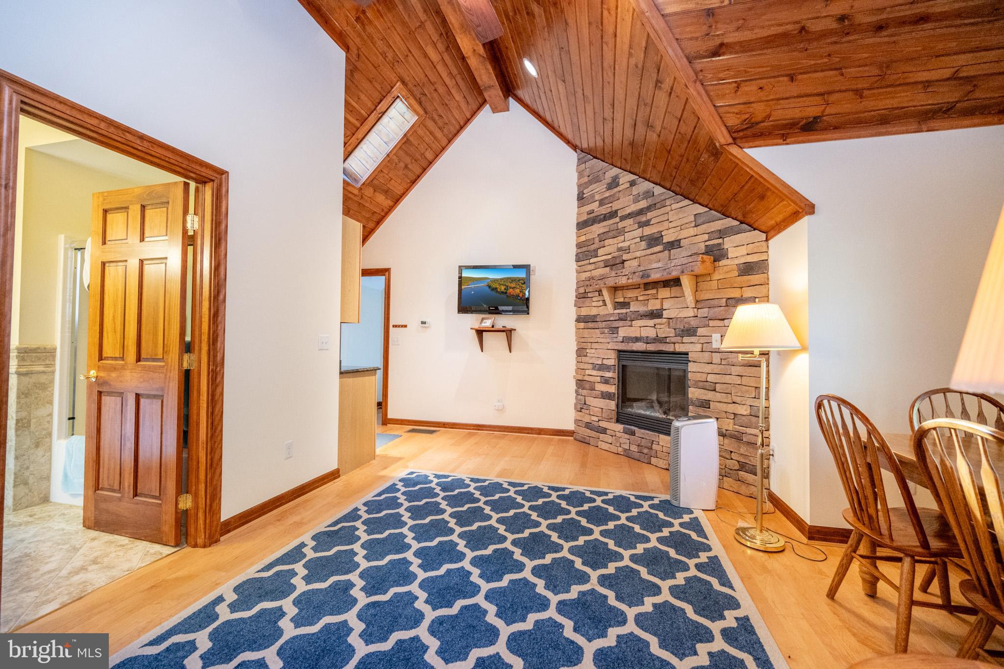 MEADOW MOUNTAIN - Residential