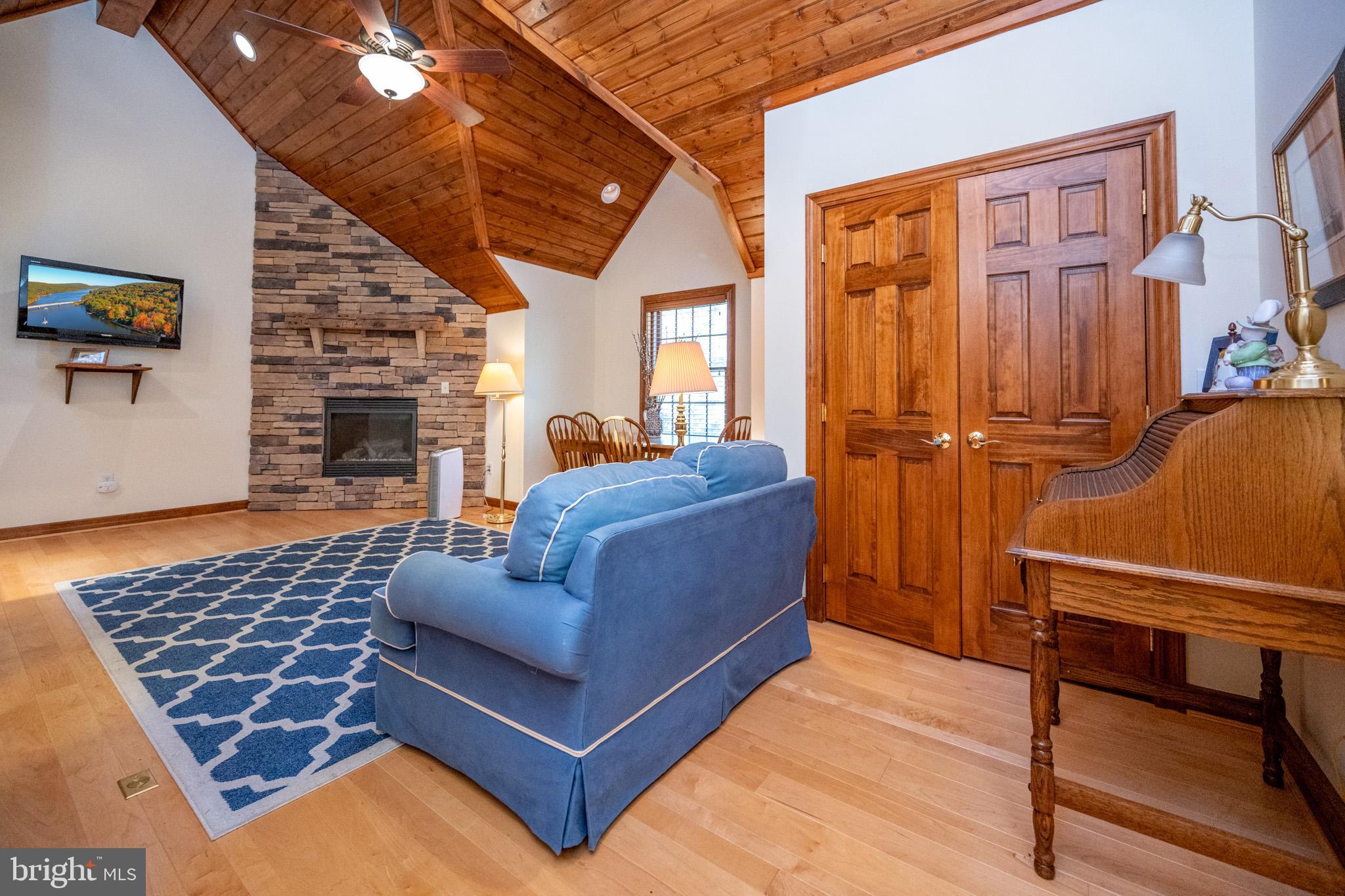 MEADOW MOUNTAIN - Residential