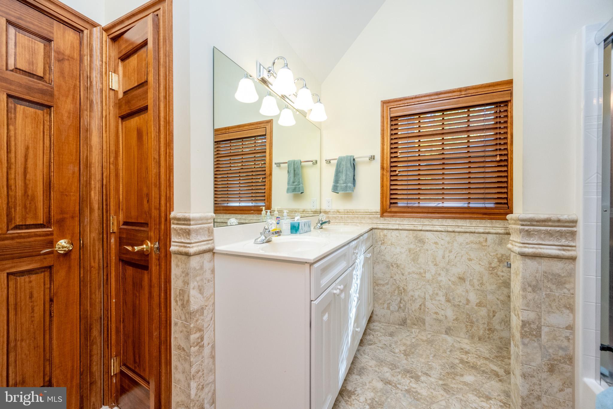 MEADOW MOUNTAIN - Residential