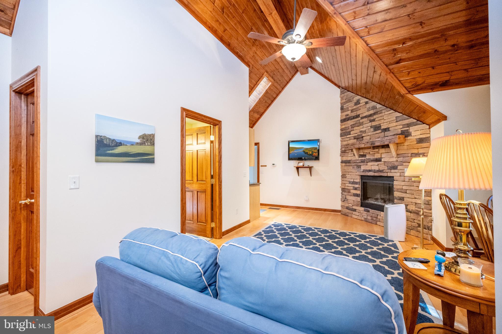 MEADOW MOUNTAIN - Residential