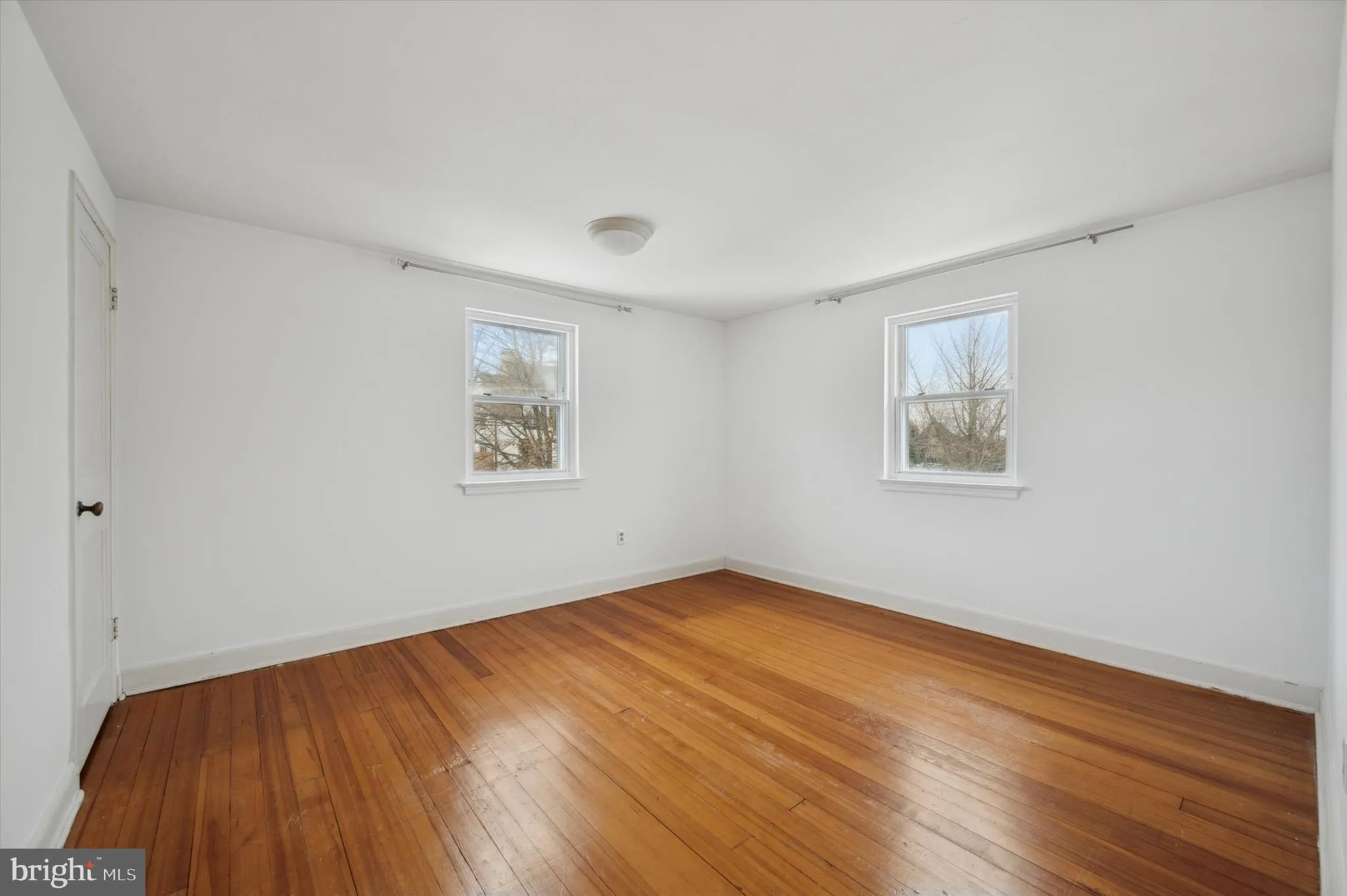 Wayne, Pennsylvania 19087, United States, 3 Bedrooms Bedrooms, ,3 BathroomsBathrooms,Residential,Pending,13587