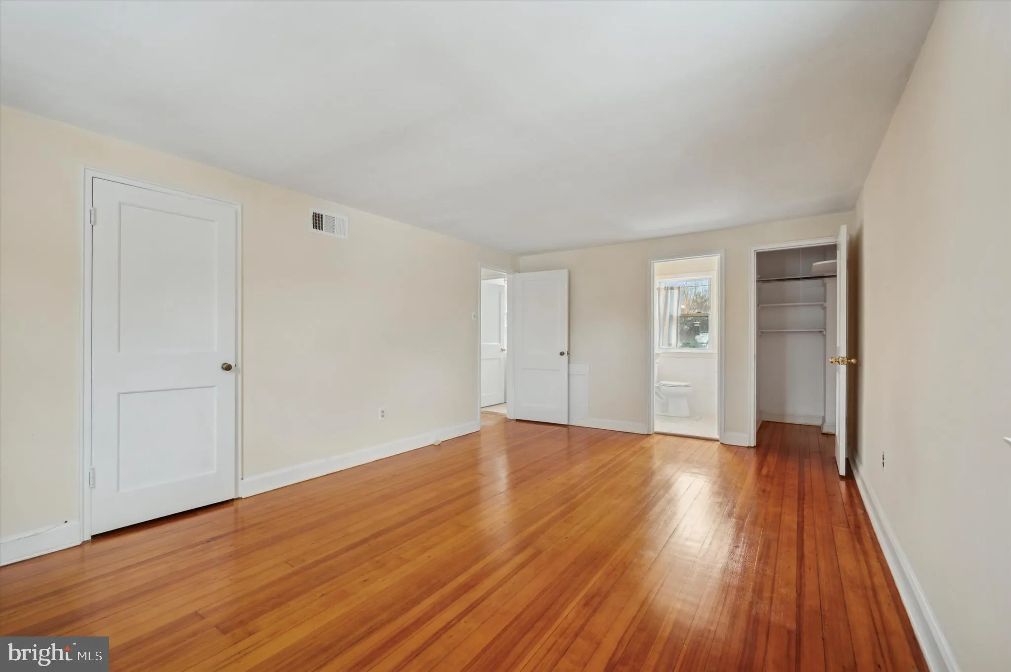 Wayne, Pennsylvania 19087, United States, 3 Bedrooms Bedrooms, ,3 BathroomsBathrooms,Residential,Pending,13587