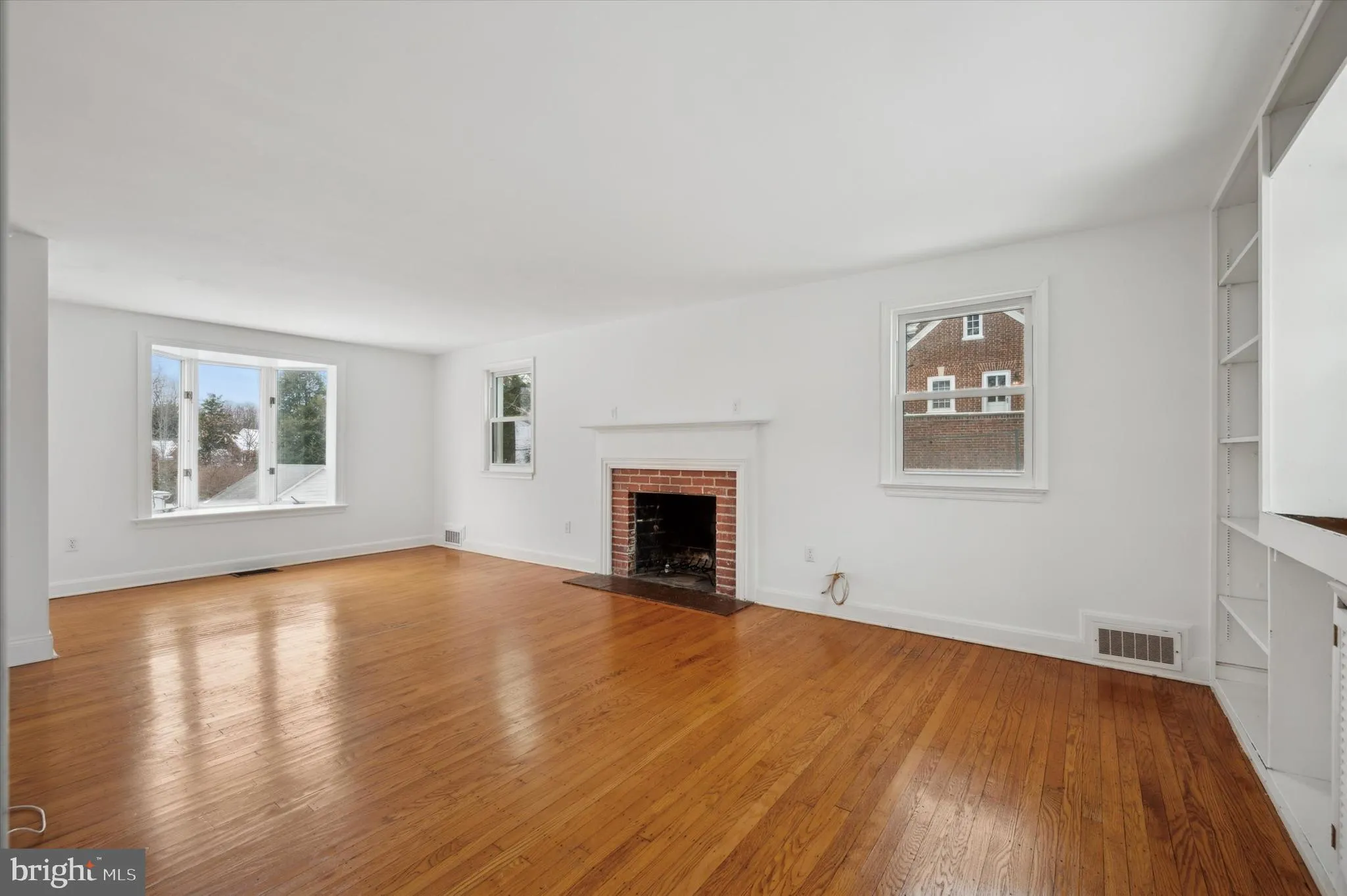 Wayne, Pennsylvania 19087, United States, 3 Bedrooms Bedrooms, ,3 BathroomsBathrooms,Residential,Pending,13587