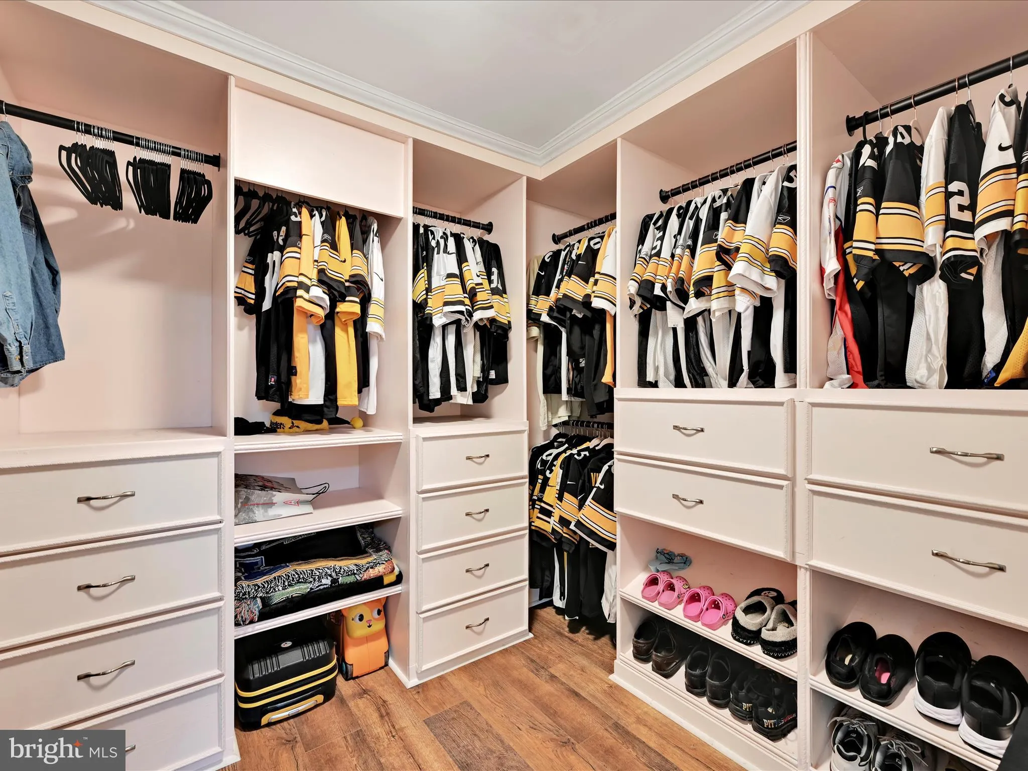 Auburn, Pennsylvania 17922, United States, 4 Bedrooms Bedrooms, ,4 BathroomsBathrooms,Residential,Active,141412