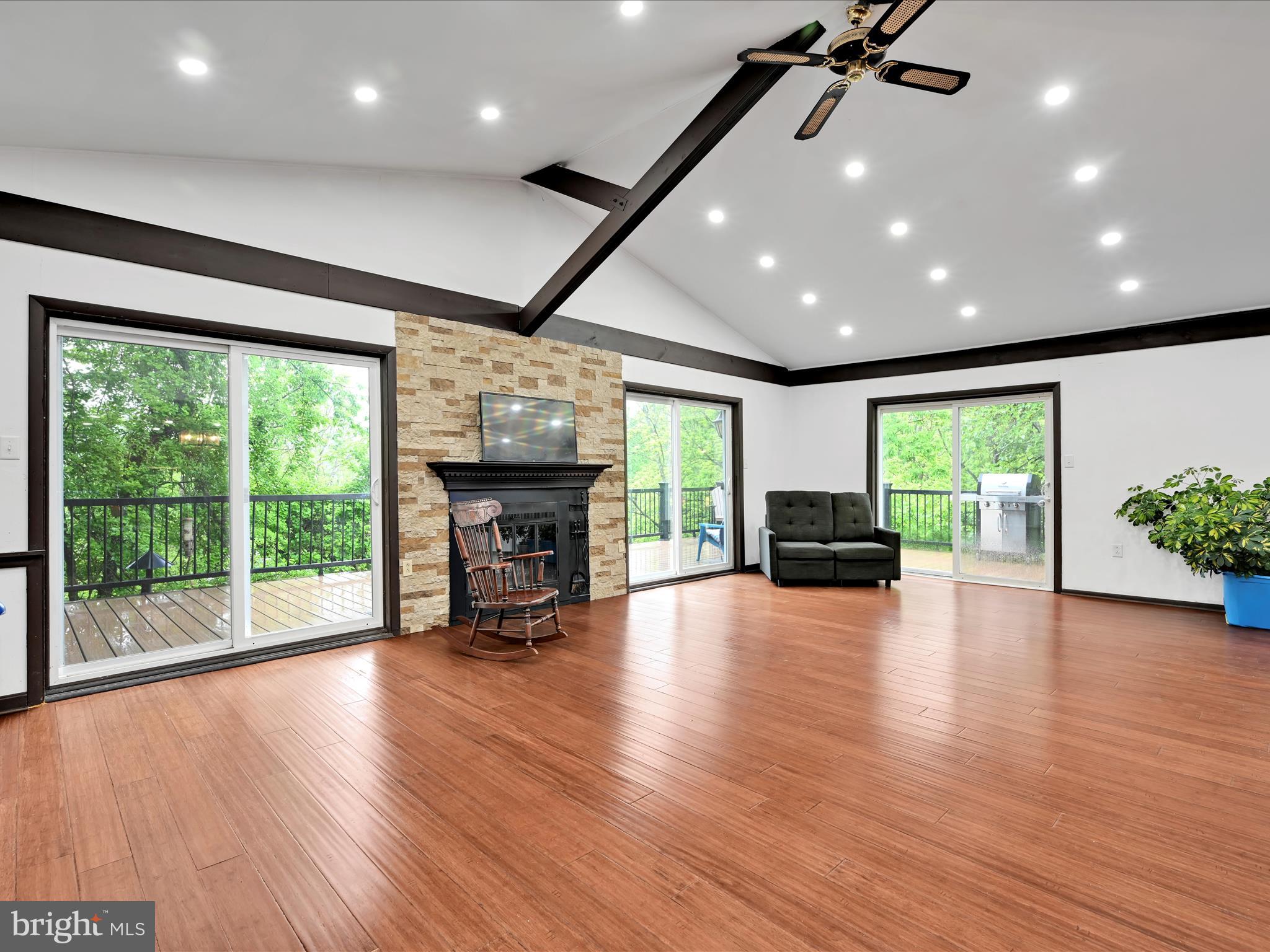 913 WYNONAH DRIVE