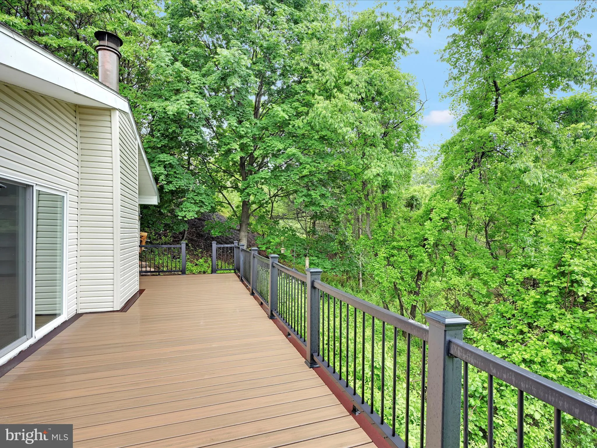 Auburn, Pennsylvania 17922, United States, 4 Bedrooms Bedrooms, ,4 BathroomsBathrooms,Residential,Active,141412